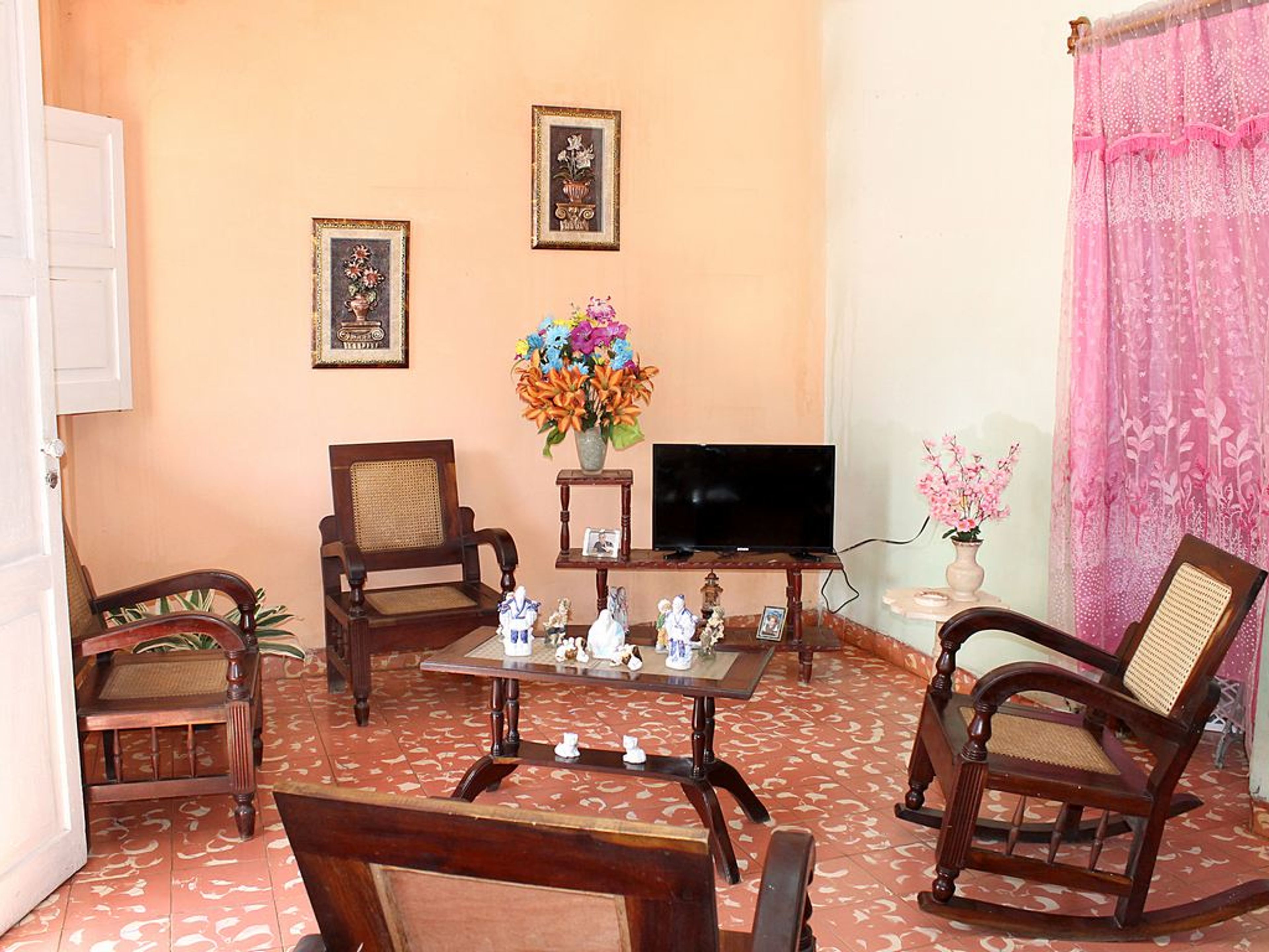 Casa Hospedaje Alayn Enrique, PEDRO ZERQUERA (Callejón del Aguacate), No.161House's living room