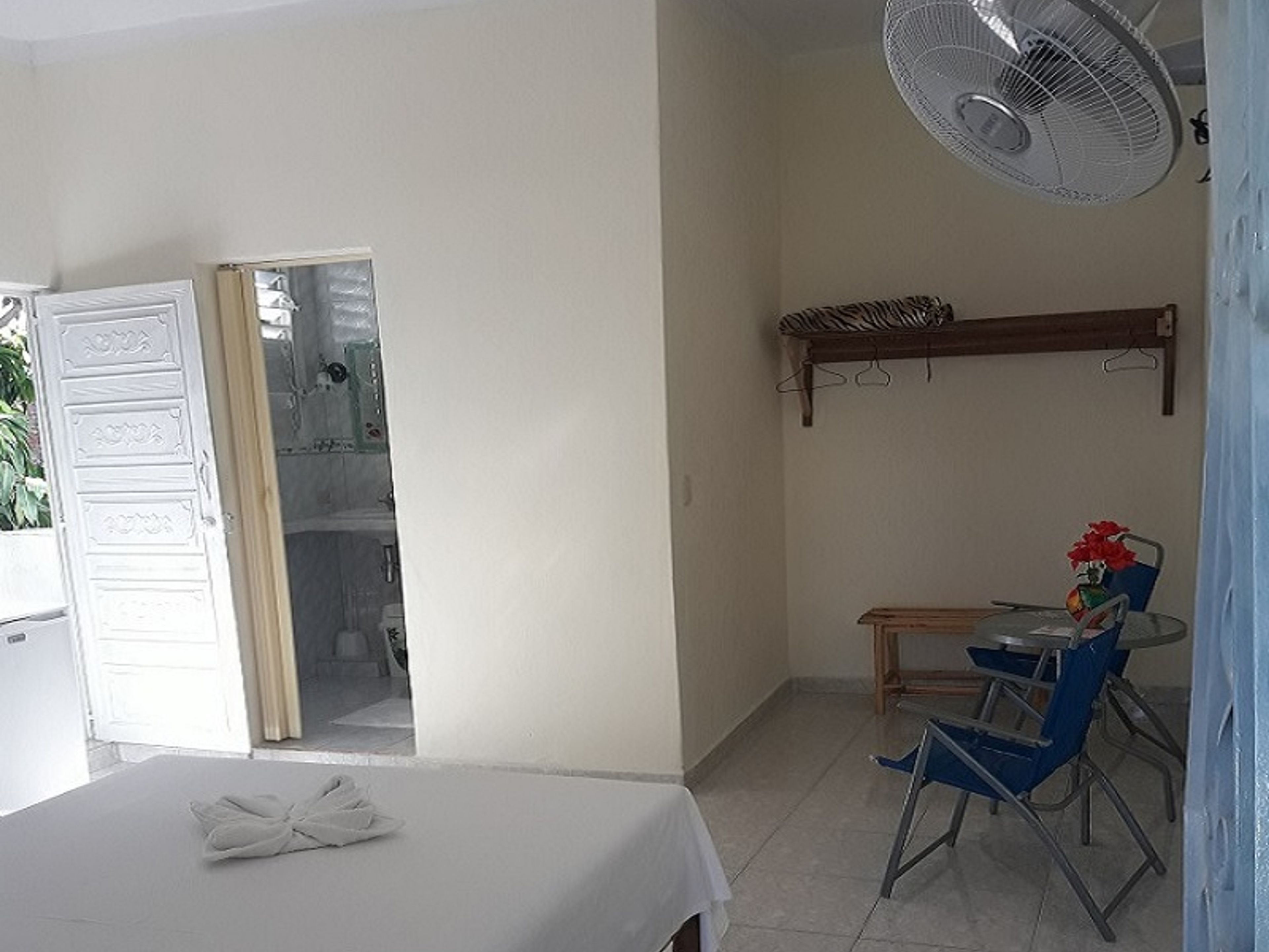 Hostal Neivy y Familia, ANTONIO GUITERAS (Mercedes), No. 12-AStandard room 1 with private bathroom
