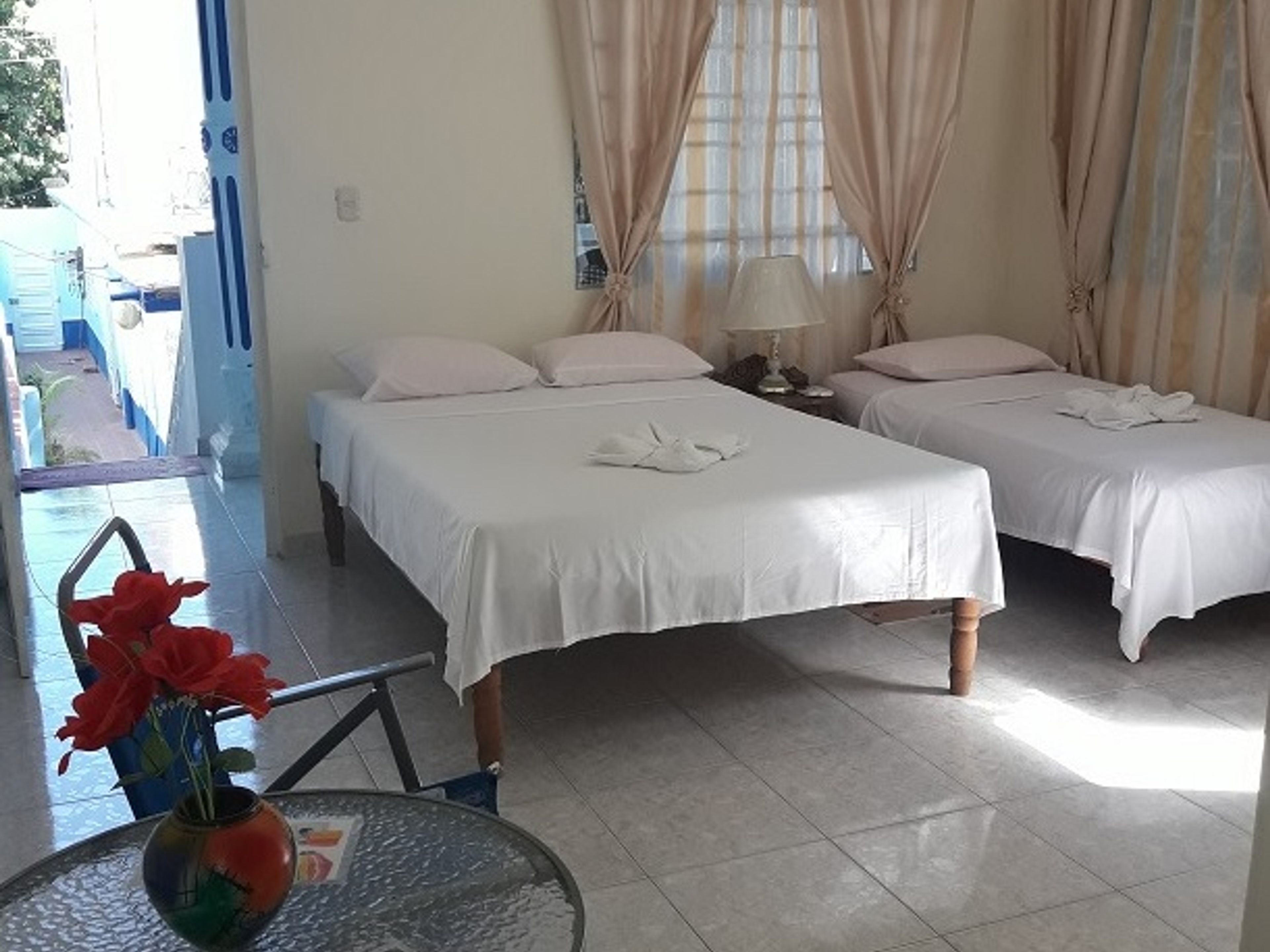 Hostal Neivy y Familia, ANTONIO GUITERAS (Mercedes), No. 12-AStandard room 1 with private bathroom