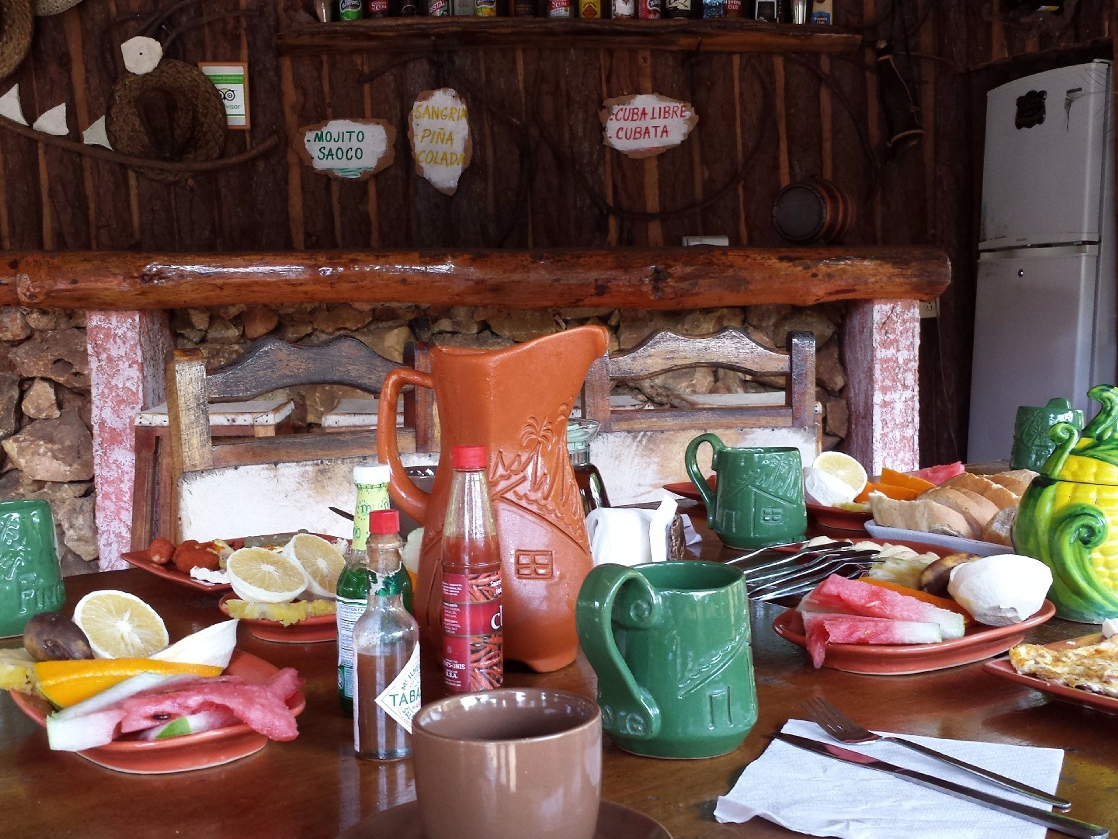 Finca Luna, AVENUE 10, FINALBreakfast services at The Farm