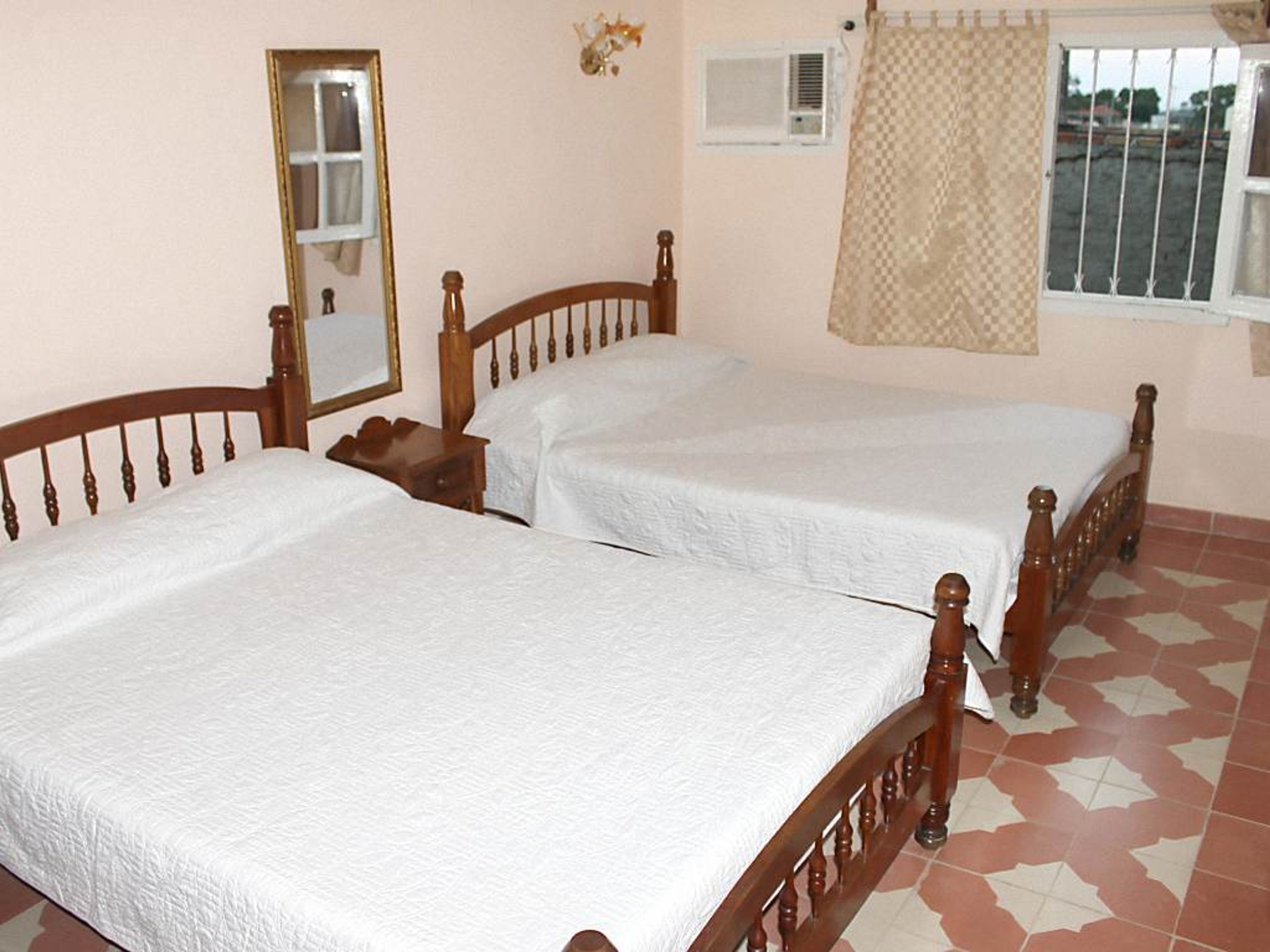 Hostal Rolando y Dianelys, FRANK PAÍS (Del Carmen), No. 555-AStandard room