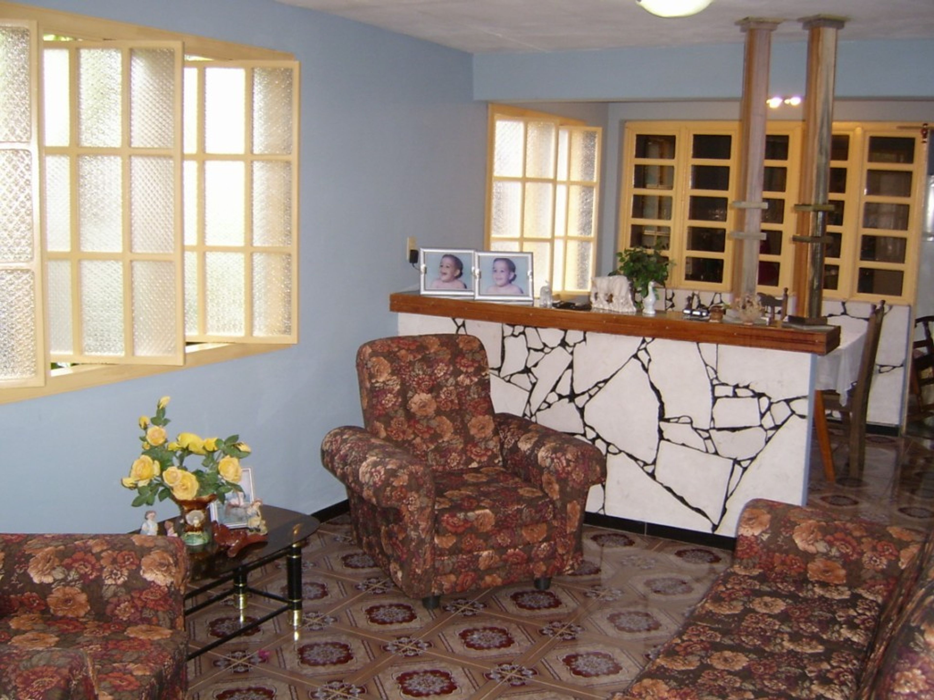 Casa Adrián, RODNEY COUTÍ, No. 100House living room