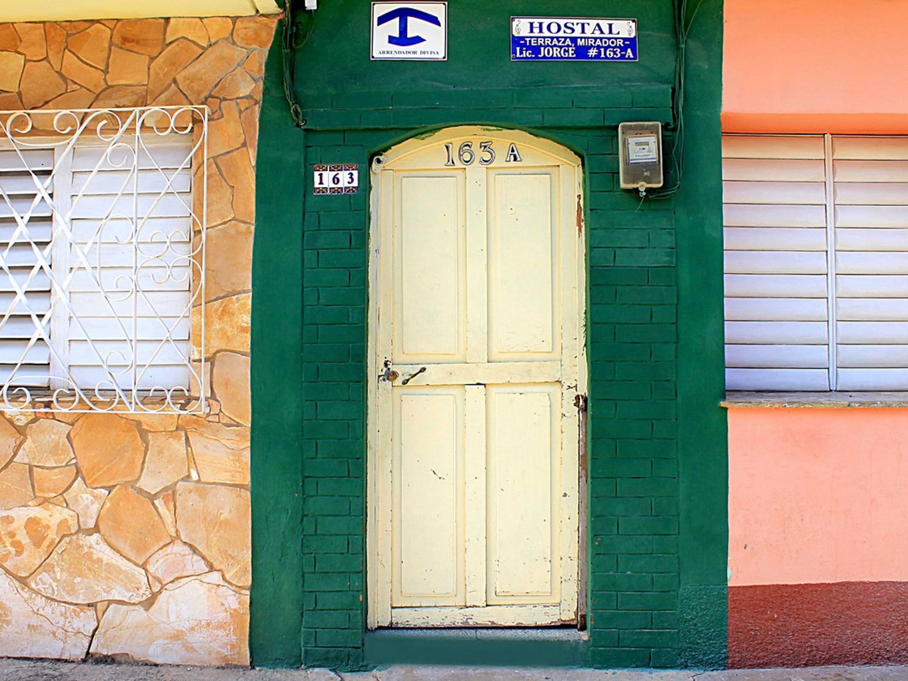 Hostal La Lorena, GRACIA, No. 163-A