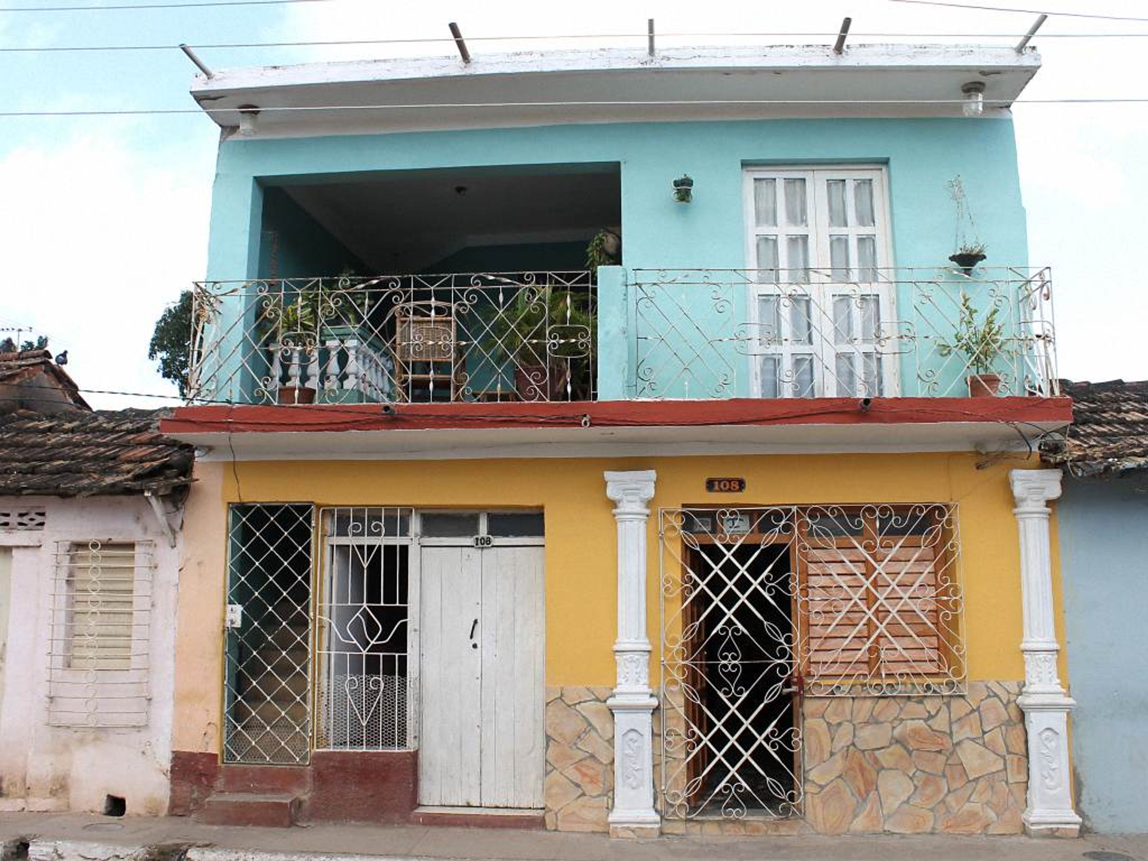 Hostal Martha y Lázaro, SIMÓN BOLÍVAR (Desengaño) , No. 108