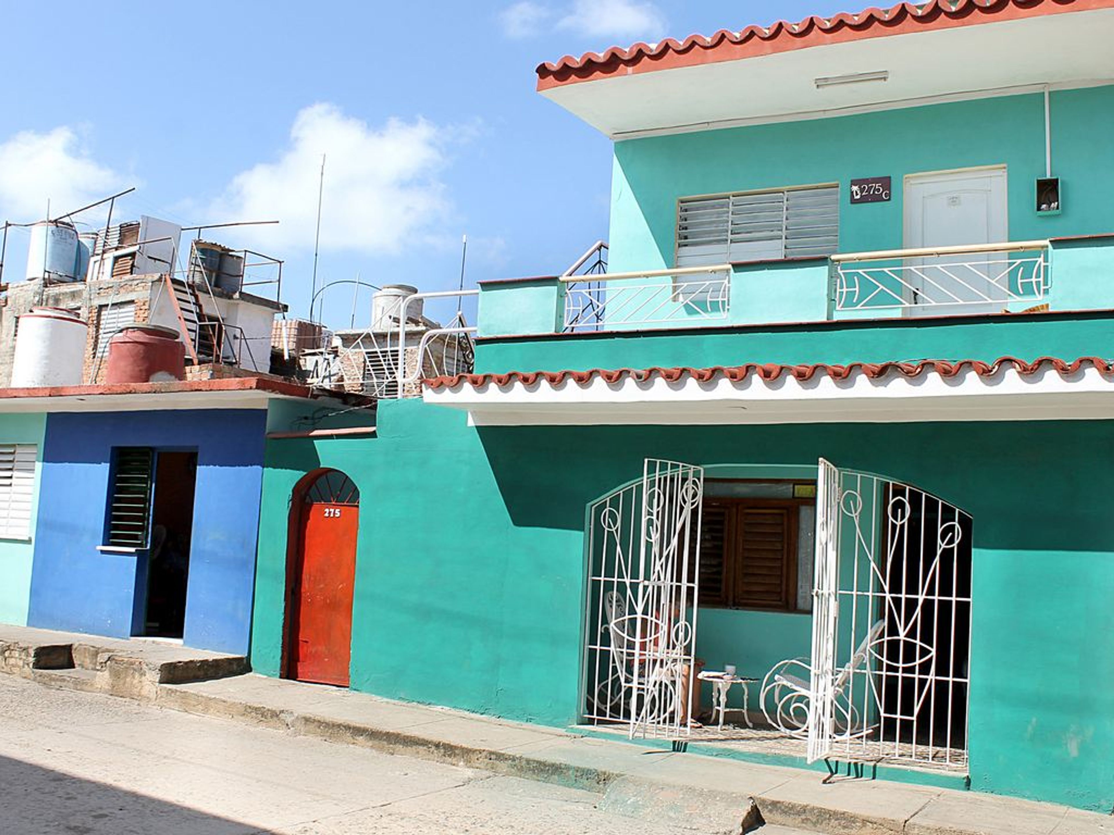 Hostal La Luly, PEDRO ZERQUERA (Aguacate), No.275-C