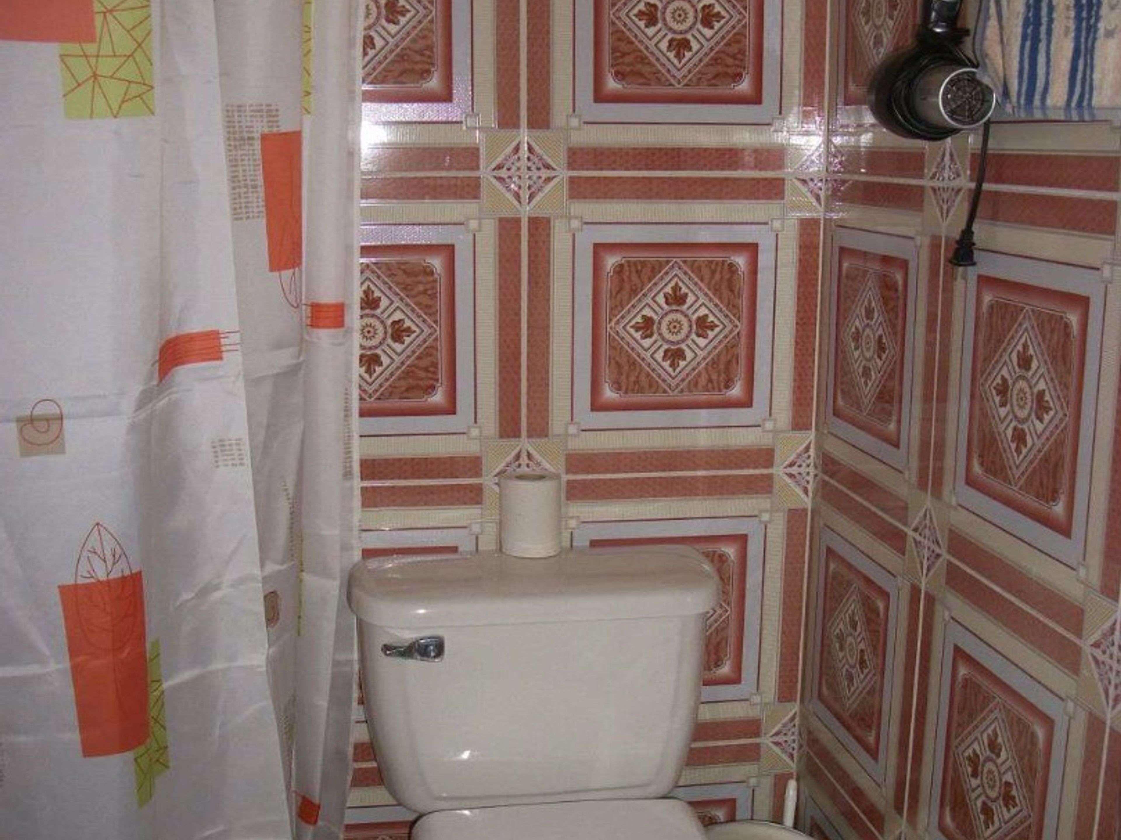 Hostal Valda, CALLE K, No. 7-A - Bathroom view