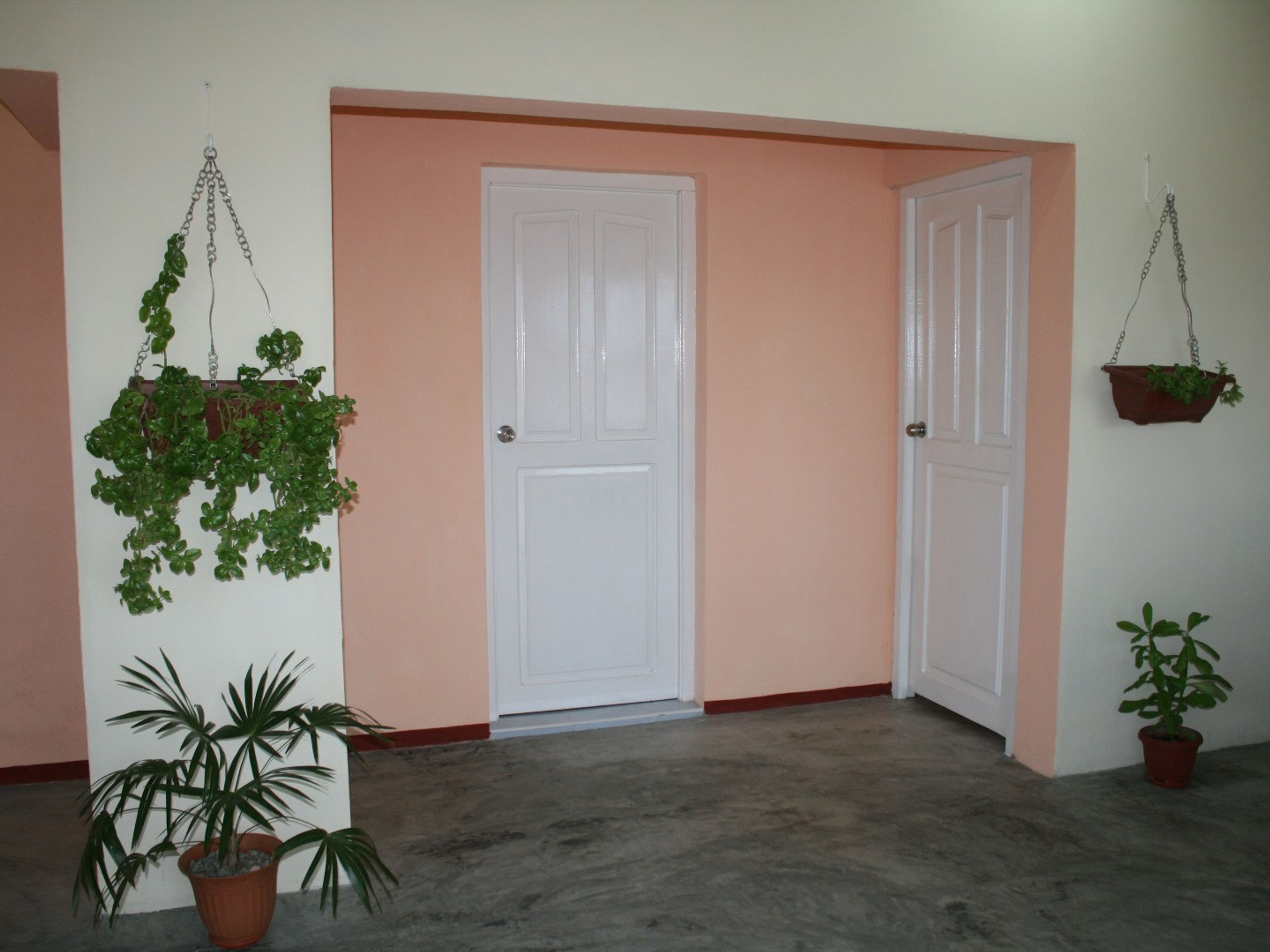 Hostal Iliana y Damian, PLAYA GIRÓNHouse's inside view