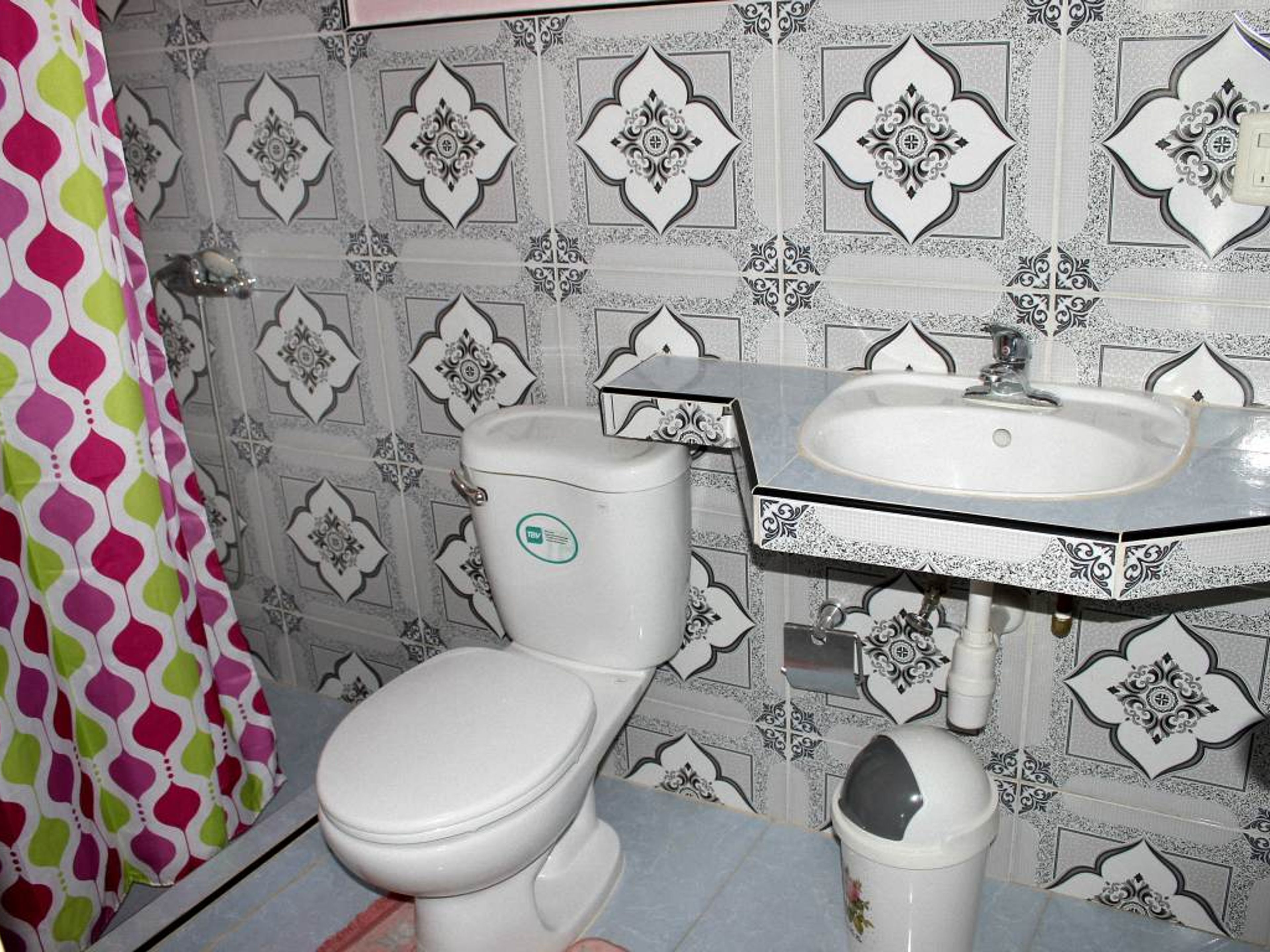 Hostal Amarilys y Andres, CALLEJÓN DE LAS ANGARILLAS, No. 72Bathroom's view