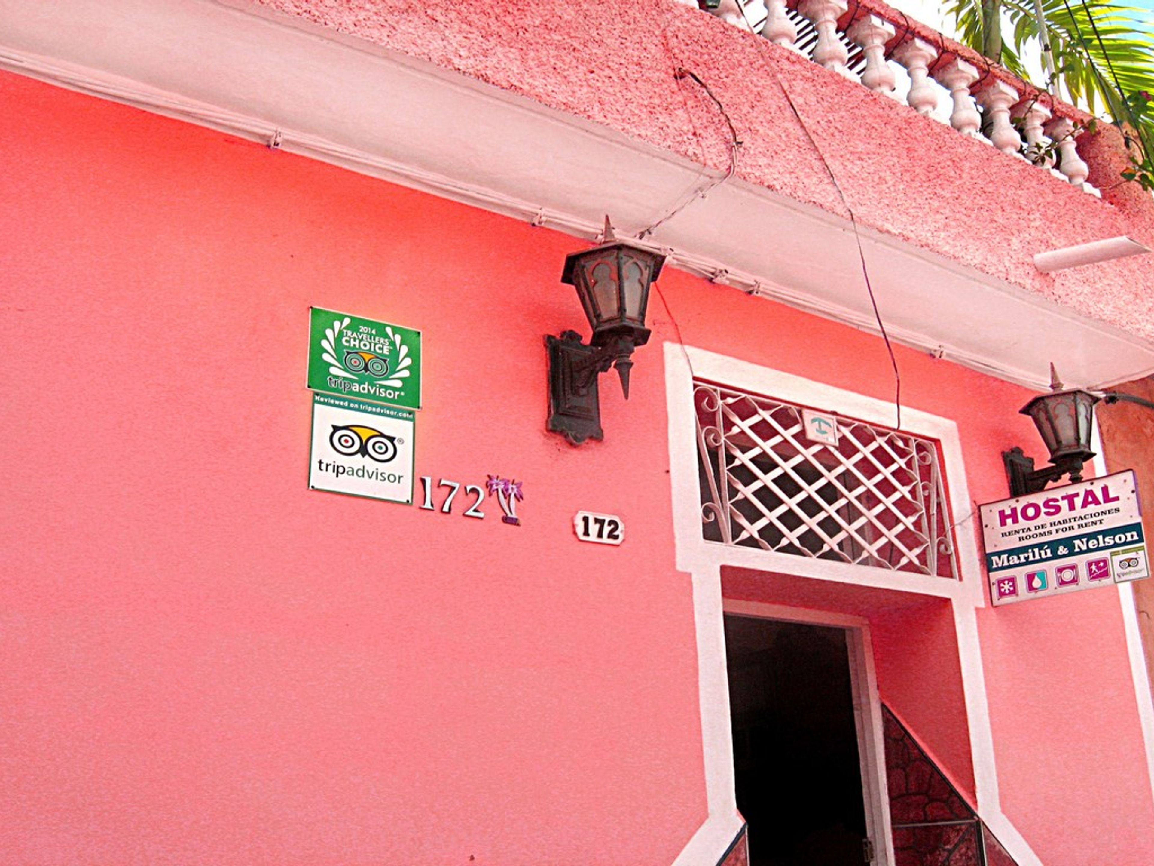 Hostal Marilu y Nelsón, SANTIAGO ESCOBAR (Callejón del Olvido), No.172Entrance House View