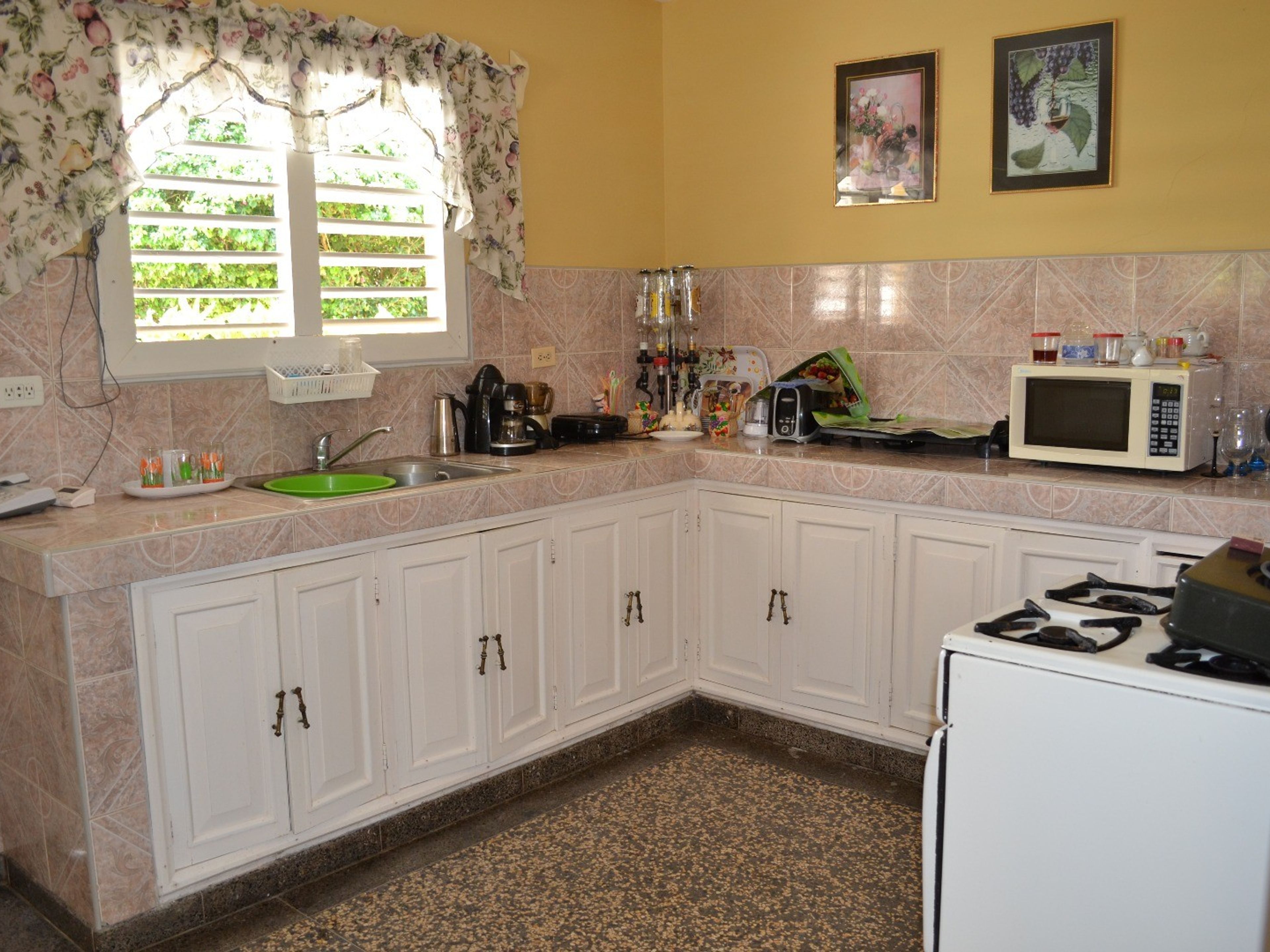 Villa Liana y Lily, Km 25, No. 7House kitchen view