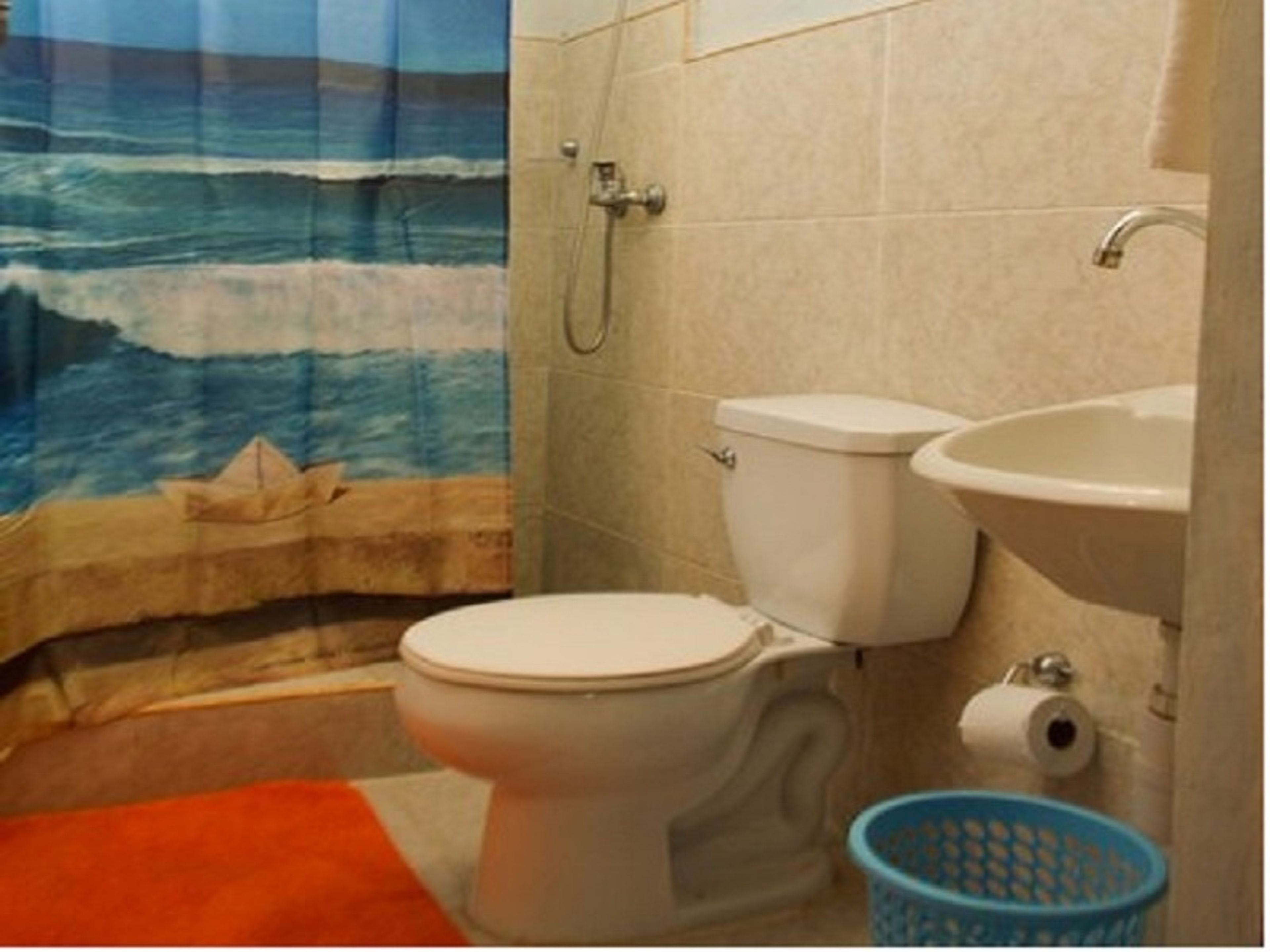 Casa Hermanos Landestoy, ABEL SANTAMARÍA (LIRIO), No. 267Private bathroom 1