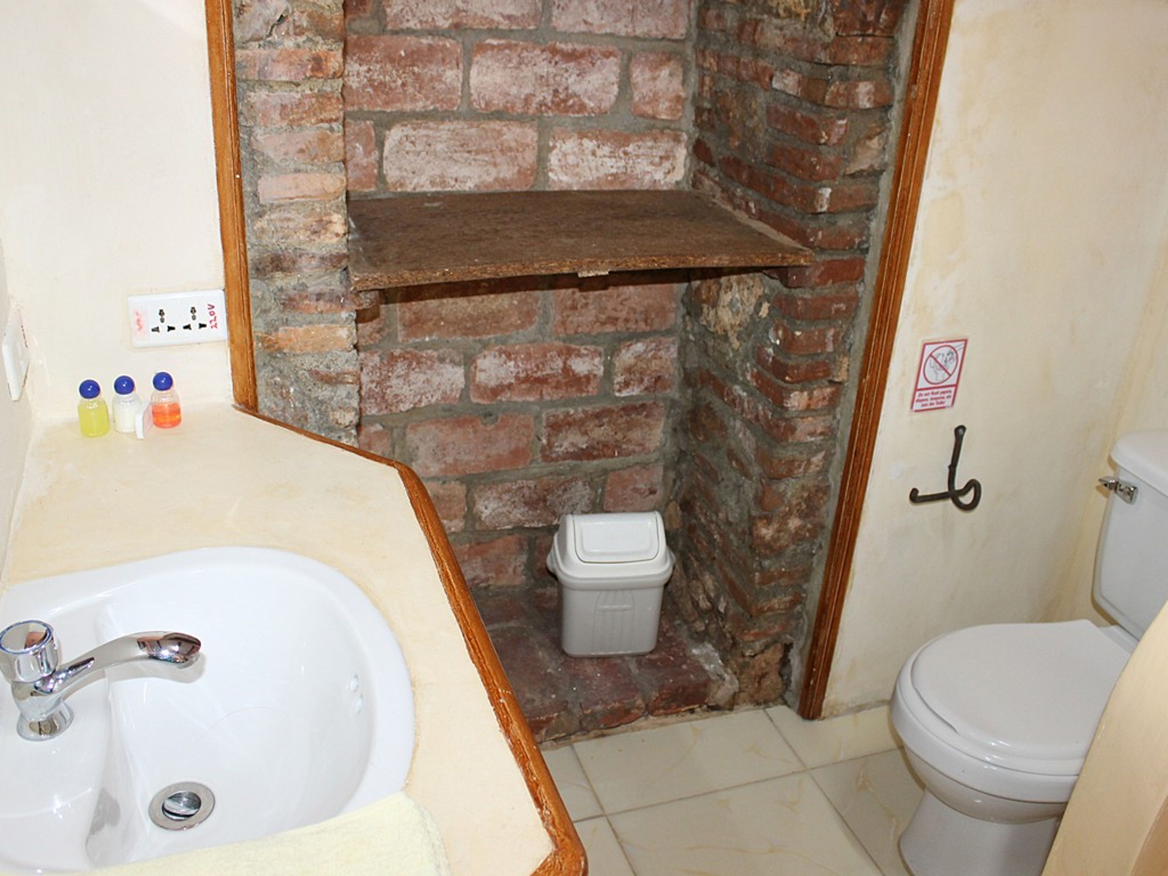 Hostal German 1806, COLÓN, No. 377Bathroom's 1 view