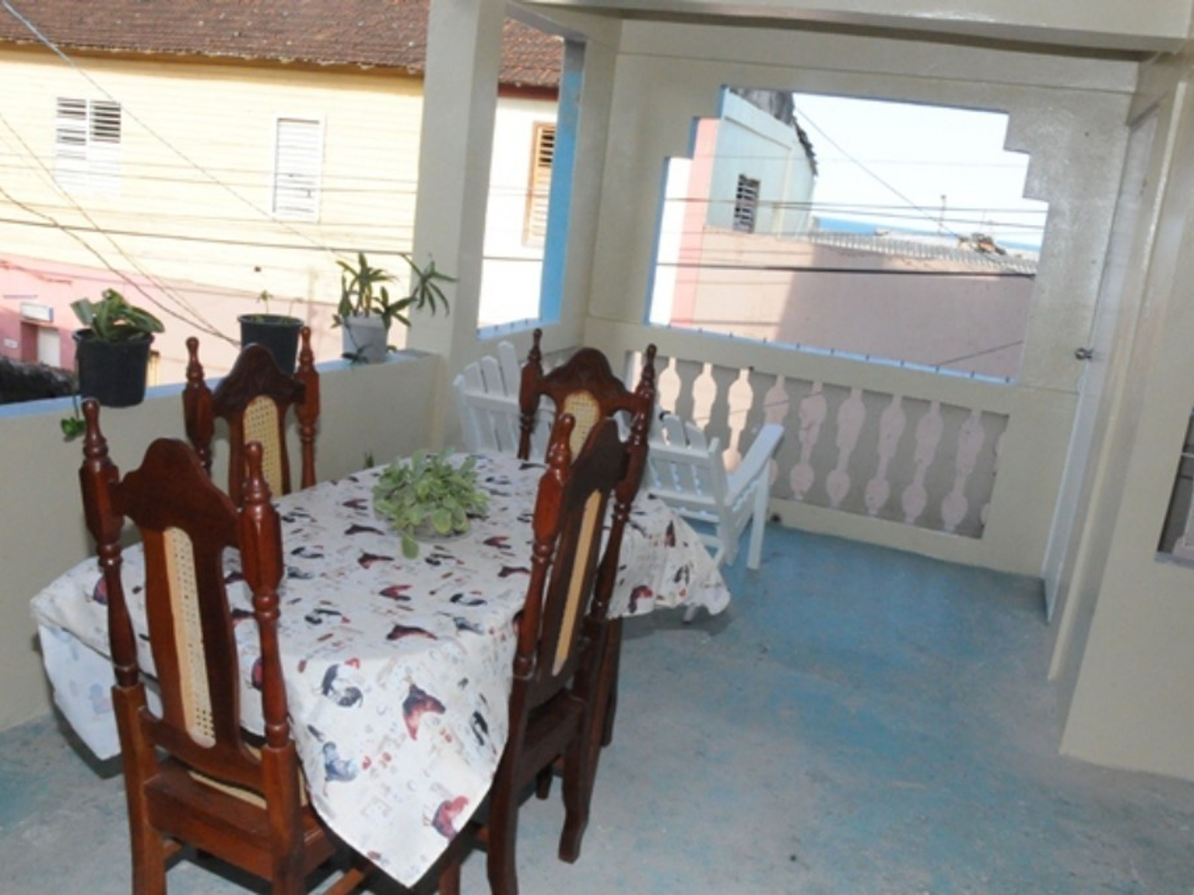 Casa Rubén y Yindra, FÉLIX RUENES, No. 6 altos - House dinning room