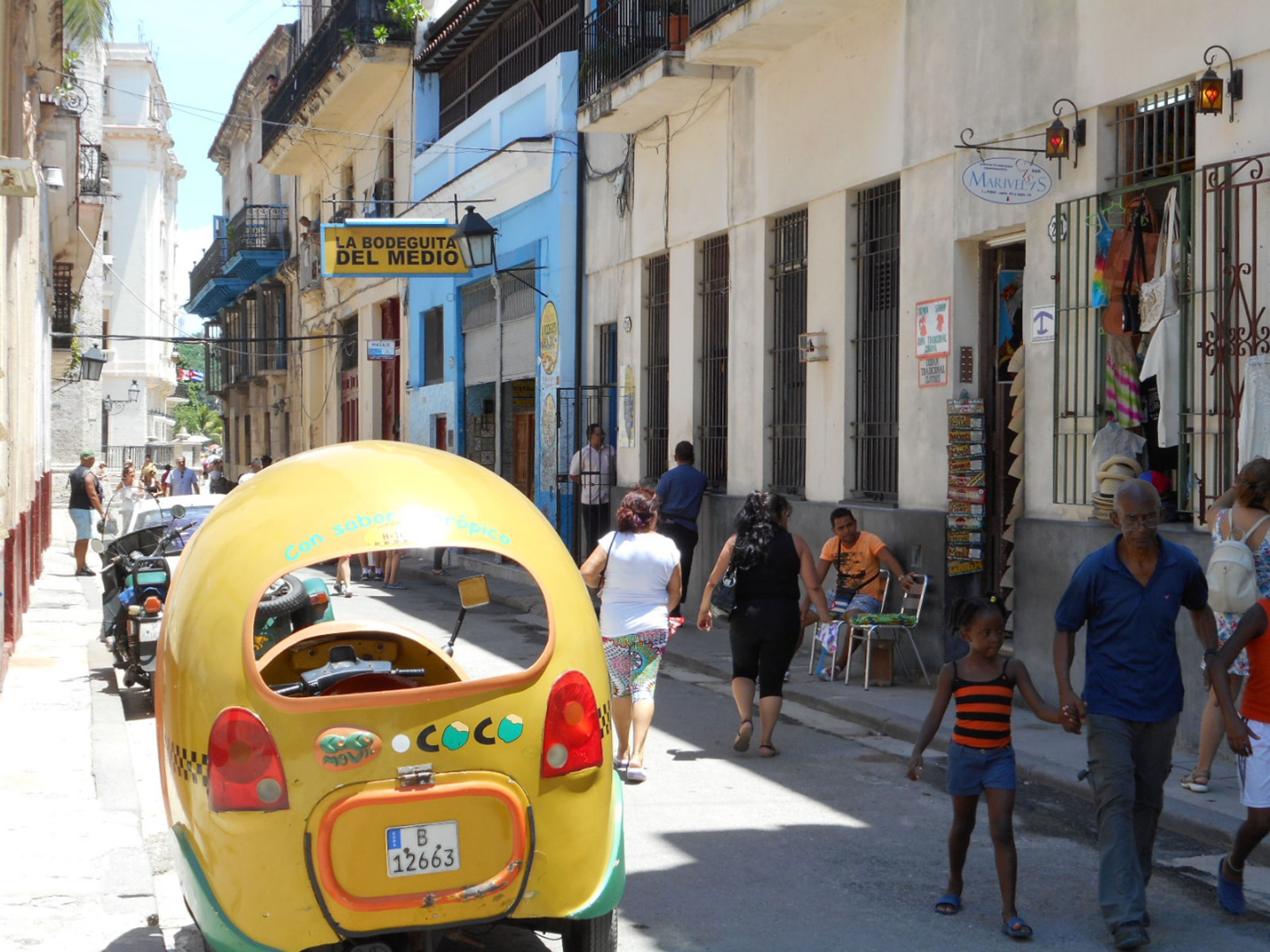 Hostal del Medio, EMPEDRADO, No. 211 - Old Havana town, view infront of the house