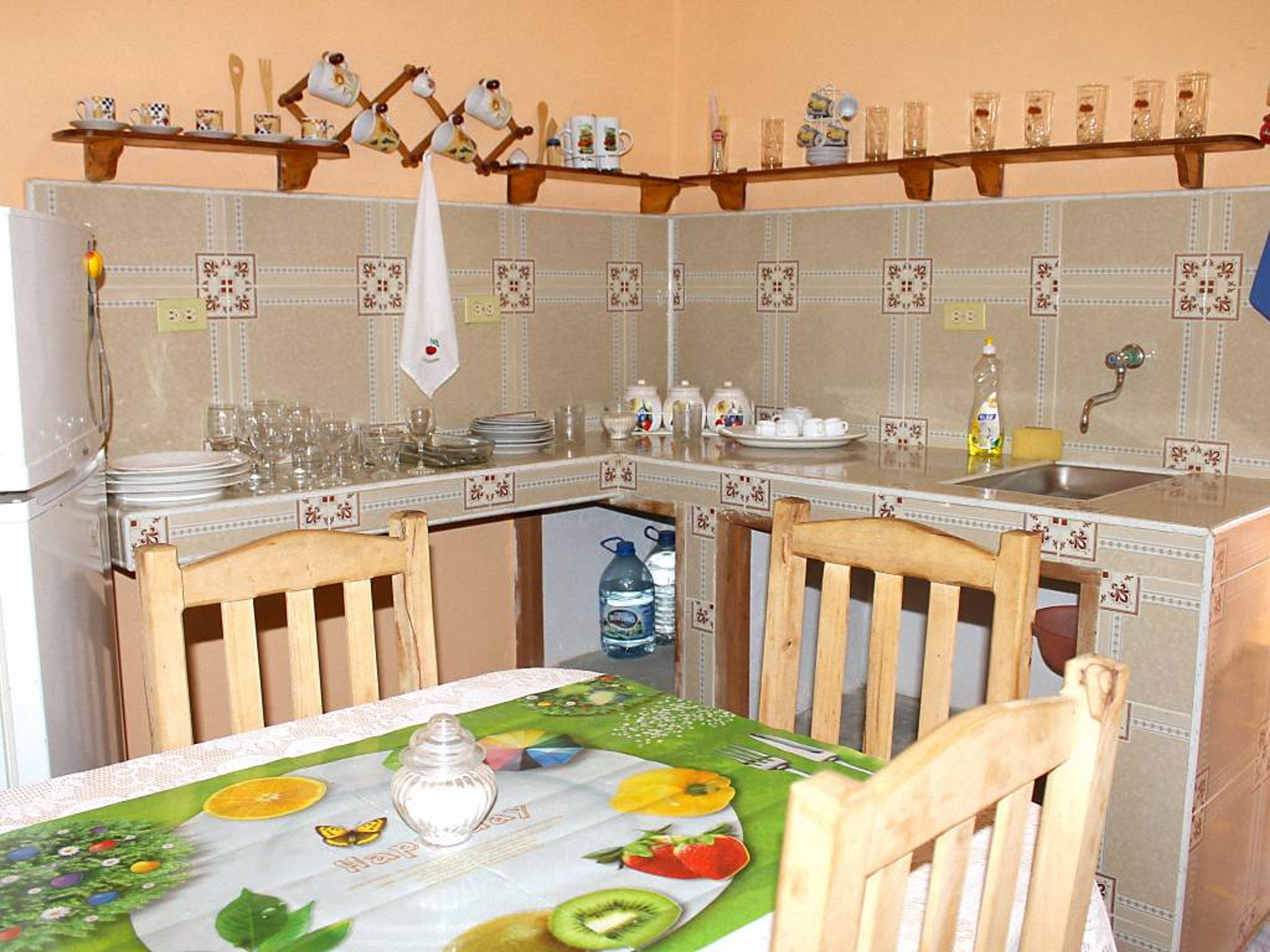 Hostal Soroa, PEDRO ZERQUERA (Aguacate), No. 571House's dinning-kitchen view