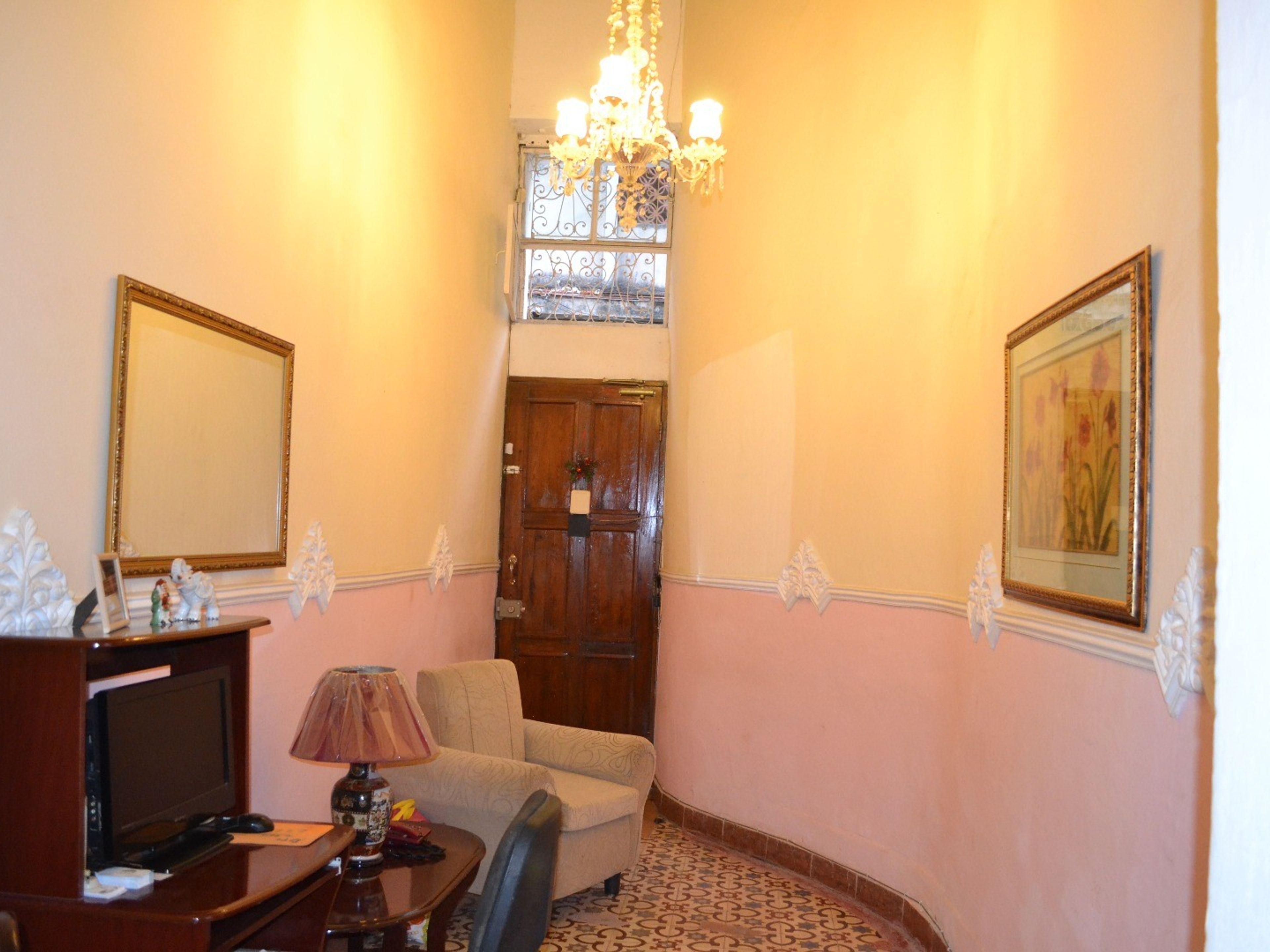 Casa Colonial 1870, LAMPARILLA, No. 309House's inside view