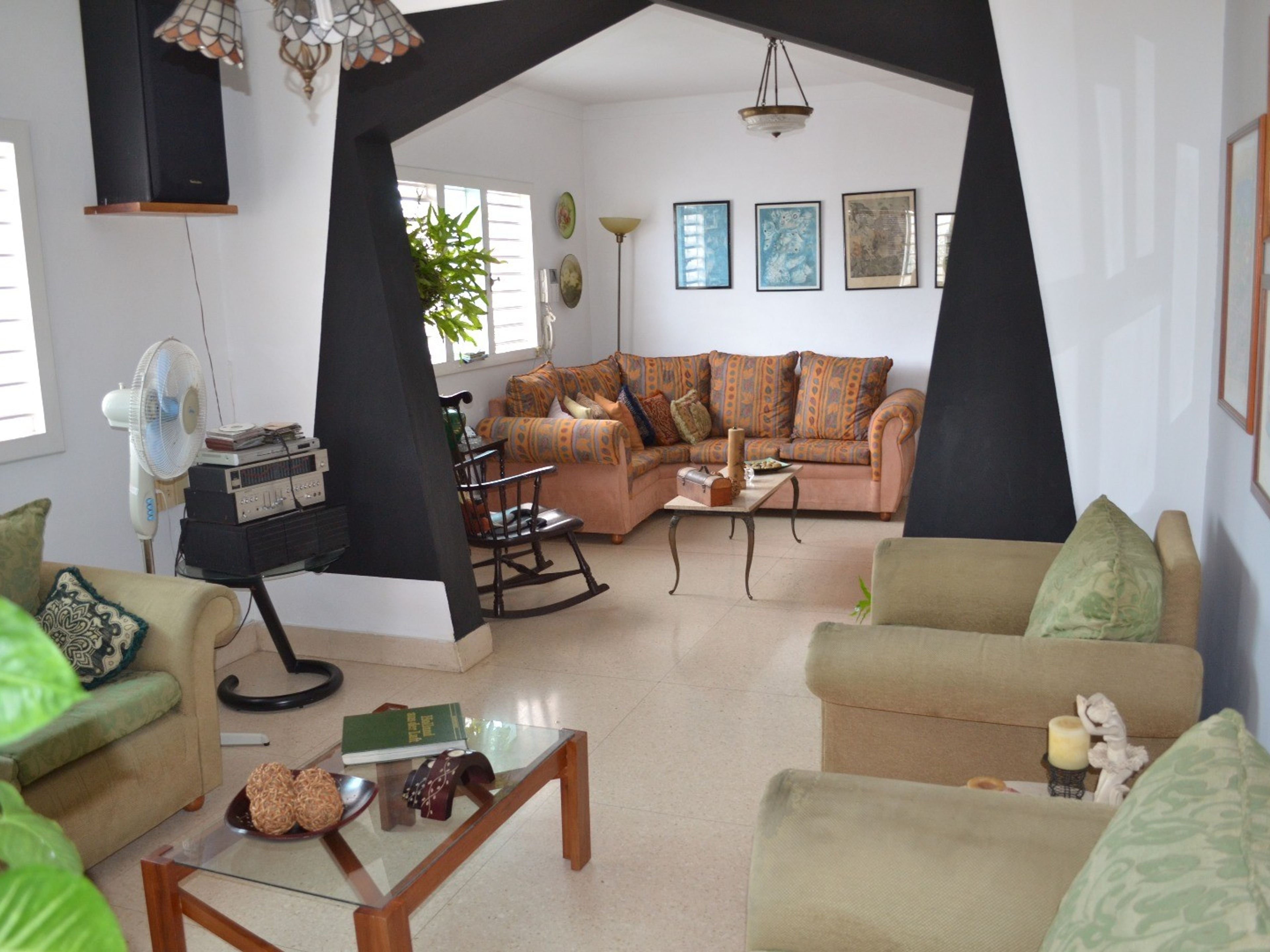 Casa Mari-Palace, CALLE 5ta F, No. 9603House living room