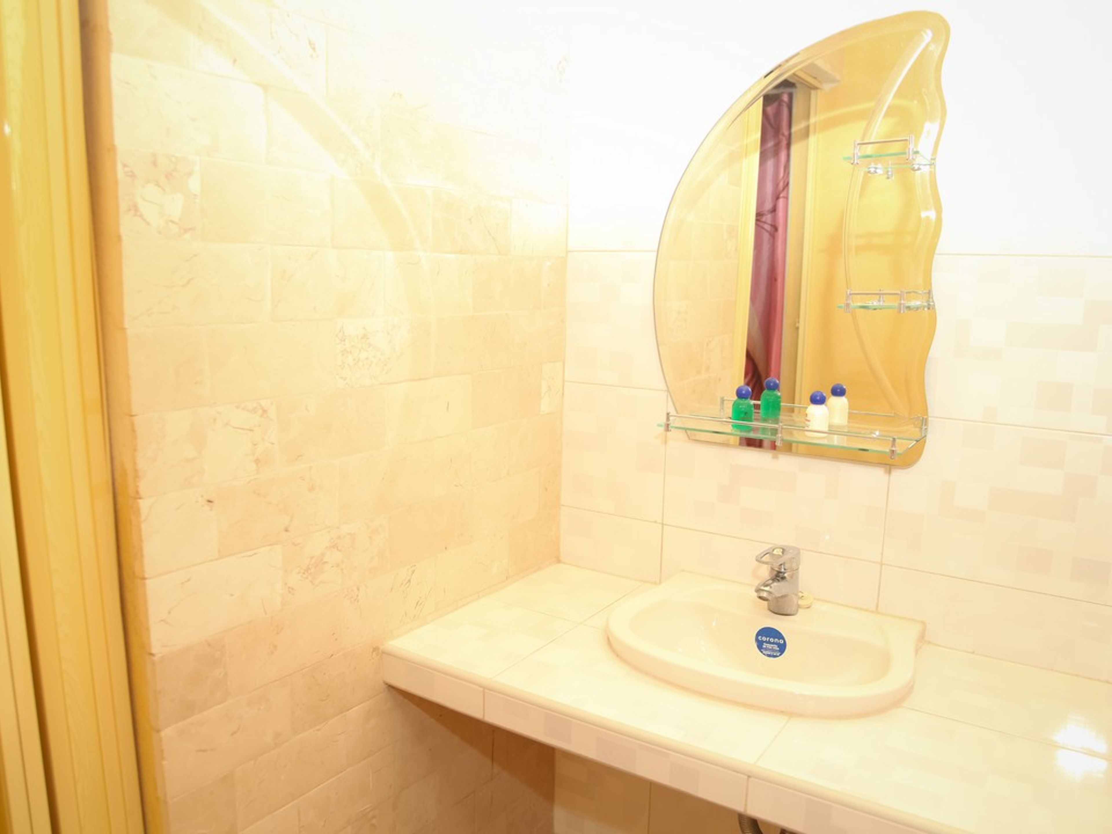 Hostal El Conquistador, SANTO DOMINGO (Camilo Cienfuegos), No. 491Bathroom's view