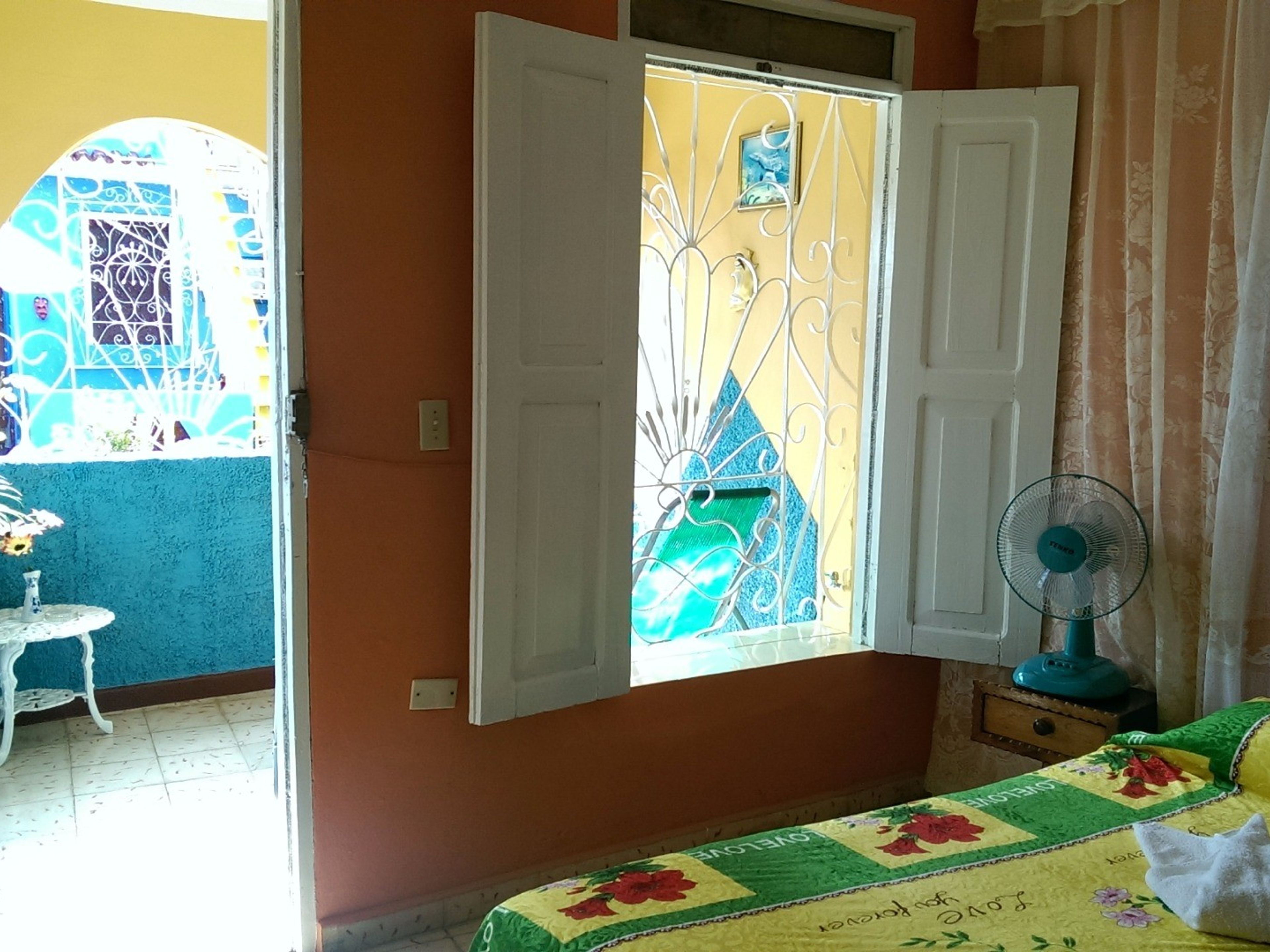 Hostal El Albertíco, ERNESTO VALDÉZ MUÑOZ (Media Luna), No. 75-AStandard room