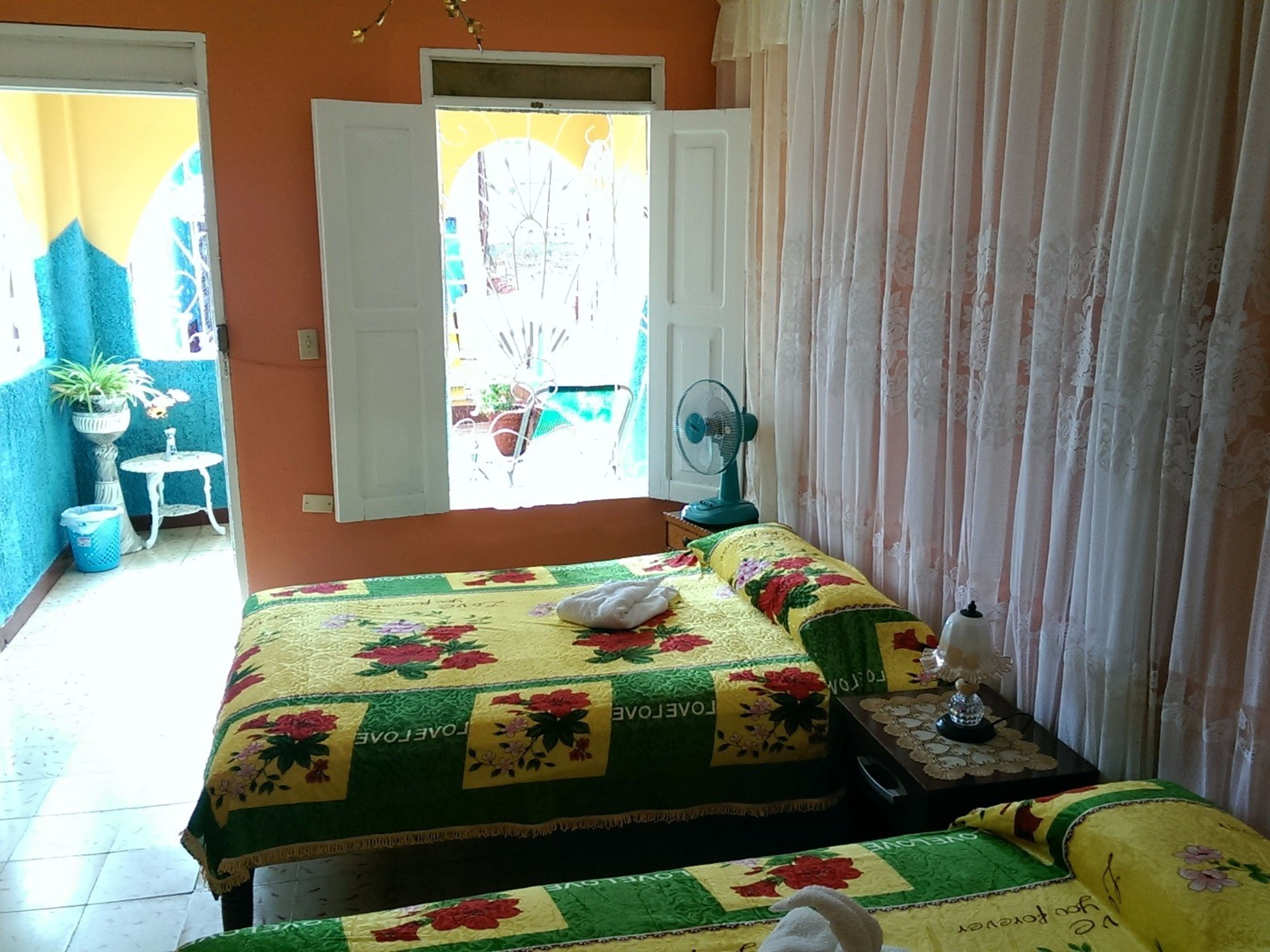 Hostal El Albertíco, ERNESTO VALDÉZ MUÑOZ (Media Luna), No. 75-AStandard room