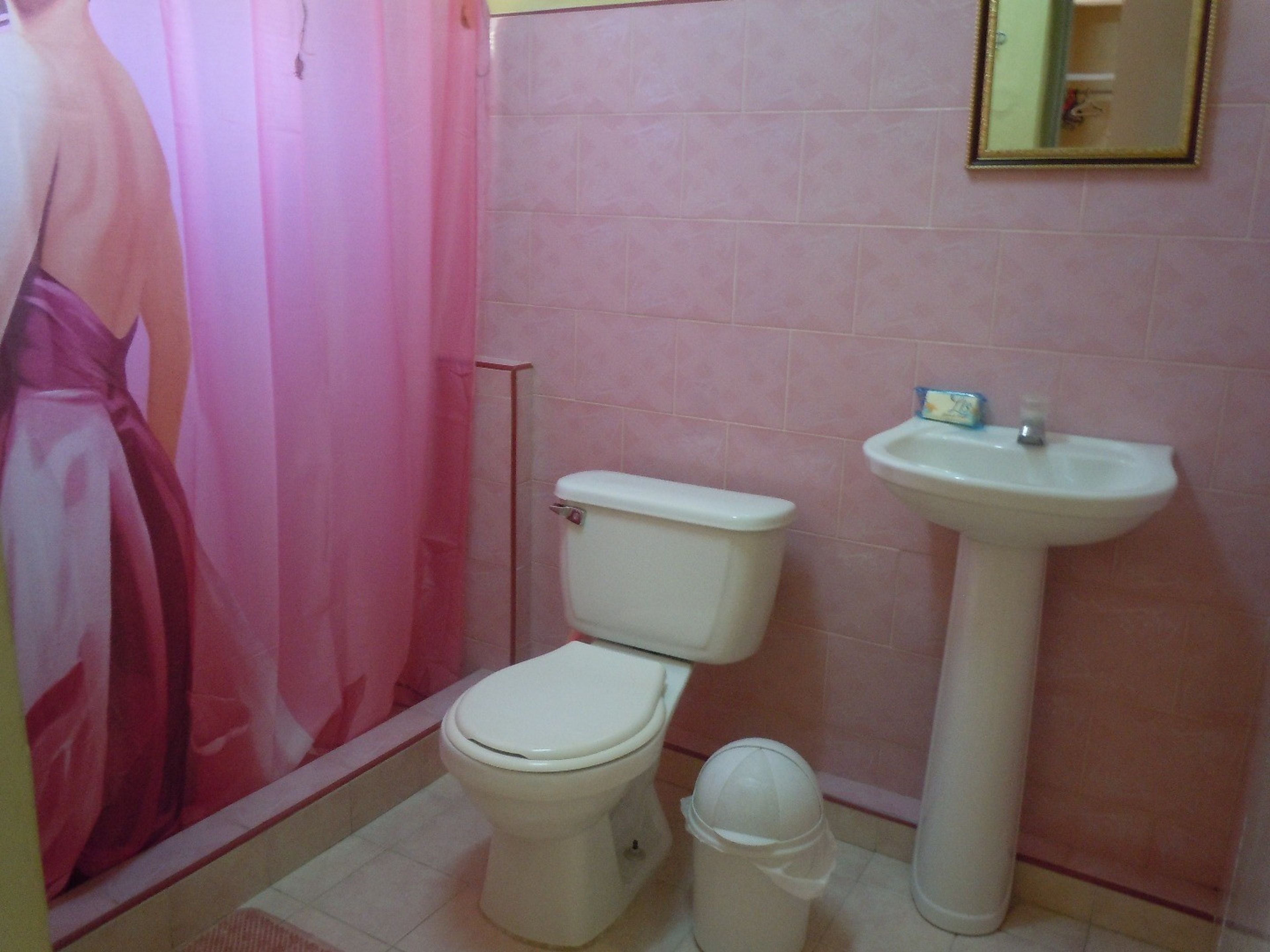 YingYang Habana Hostel, LUZ, No. 109Bathroom's view