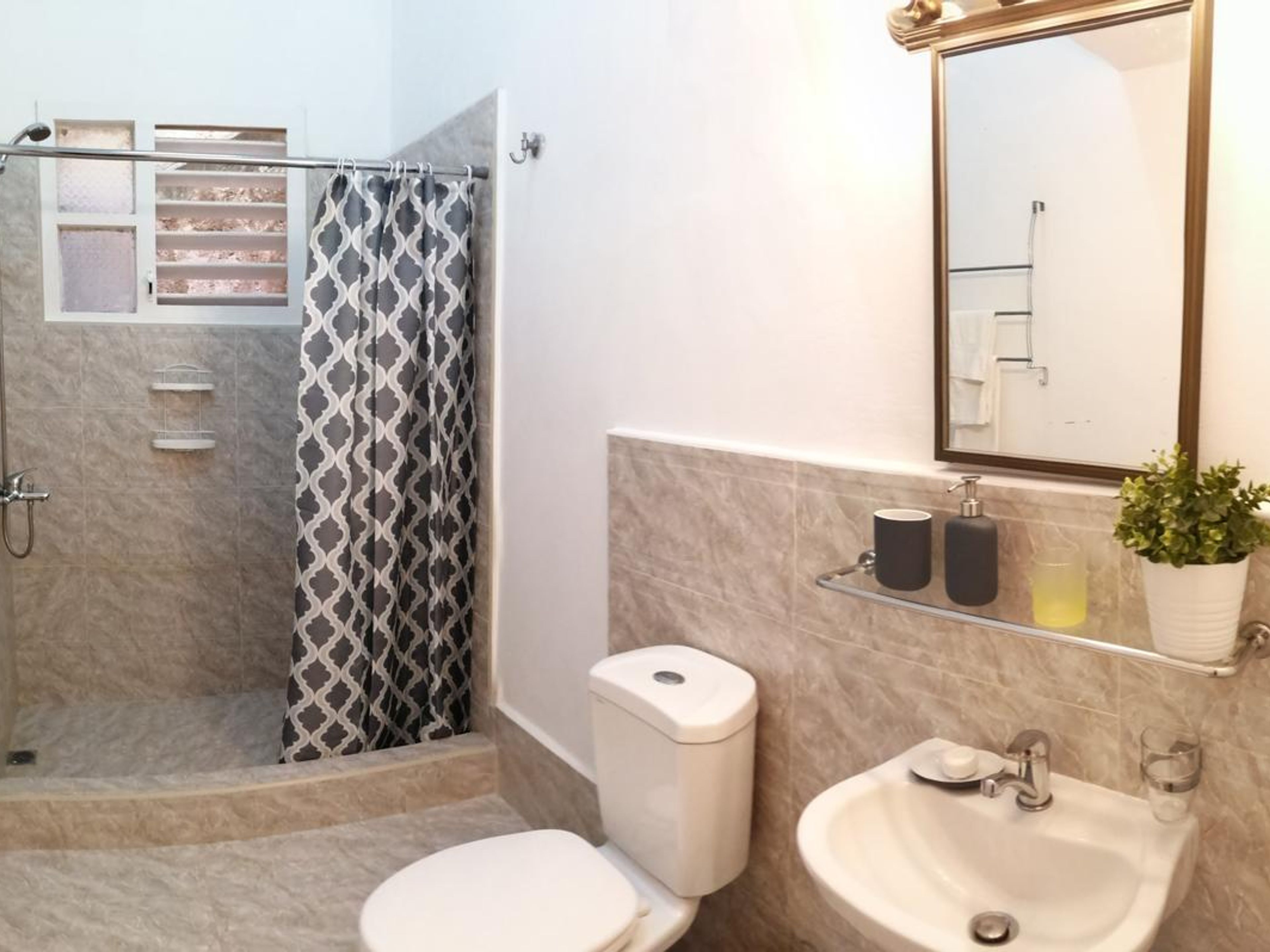 Cristo Square Apartment, VILLEGAS, No. 357Bathroom´s view