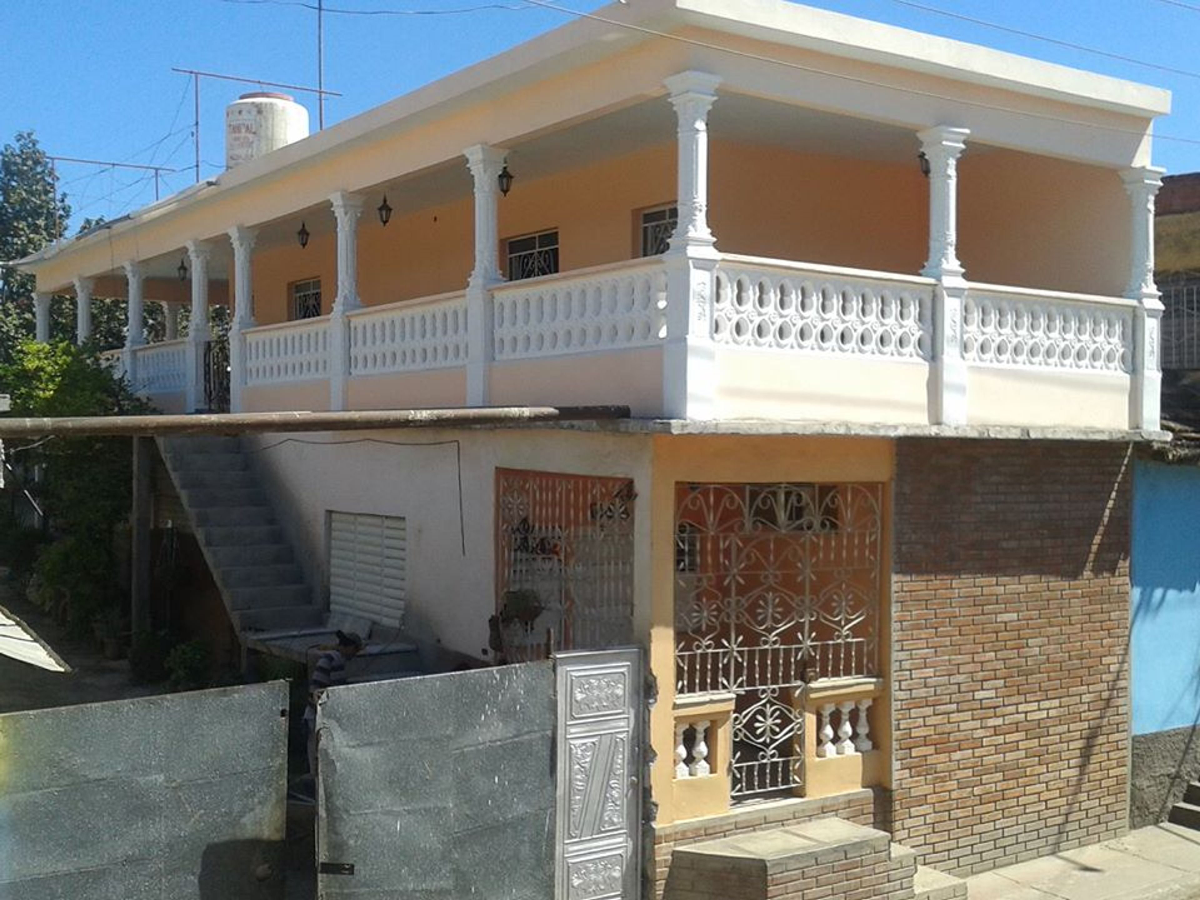 Hostal Vista Hermosa, ANASTACIO CÁRDENAS (Reforma), No.398