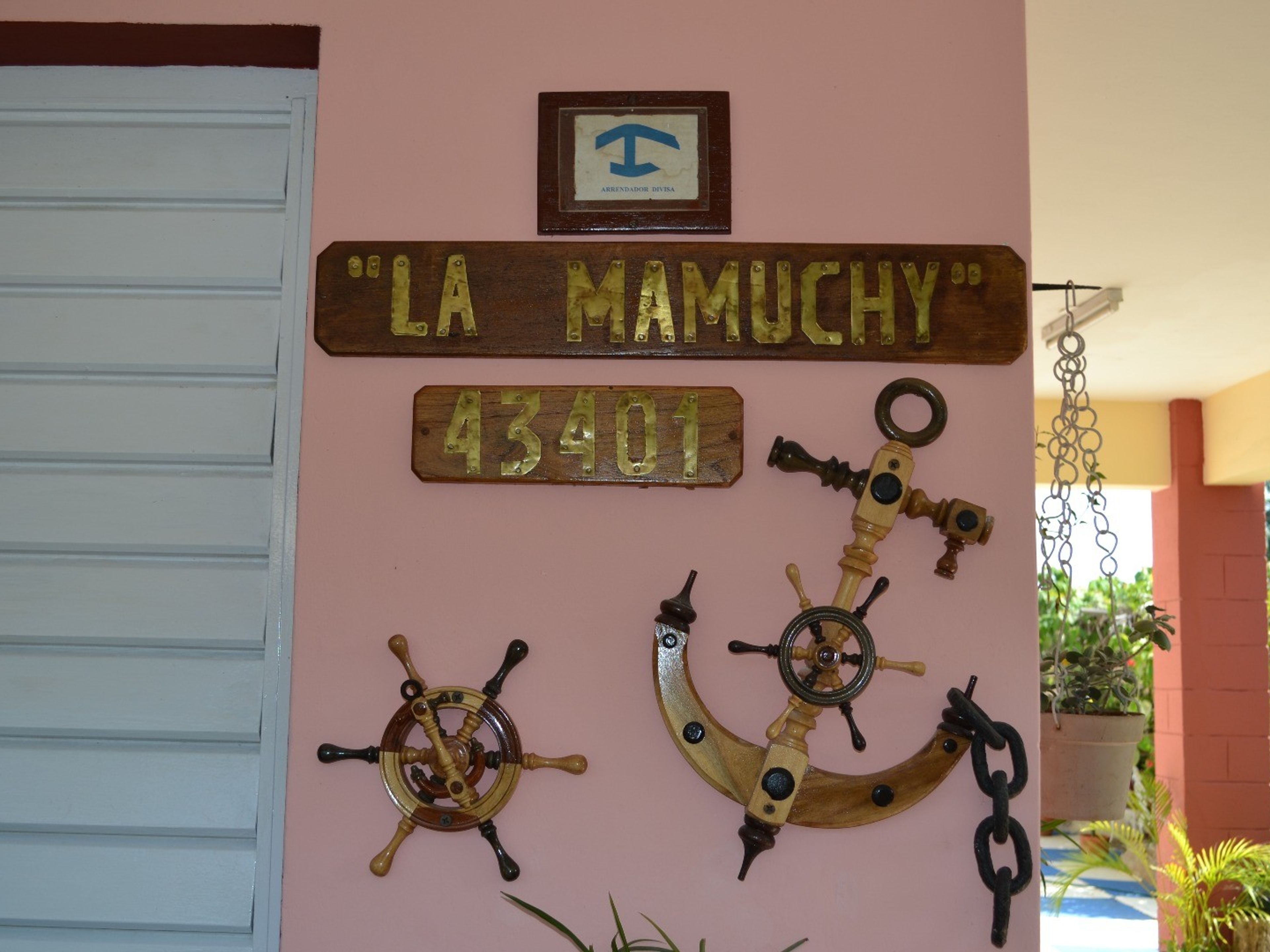 Casa La Mamuchy, CALLE 5ta, No. 43401House details