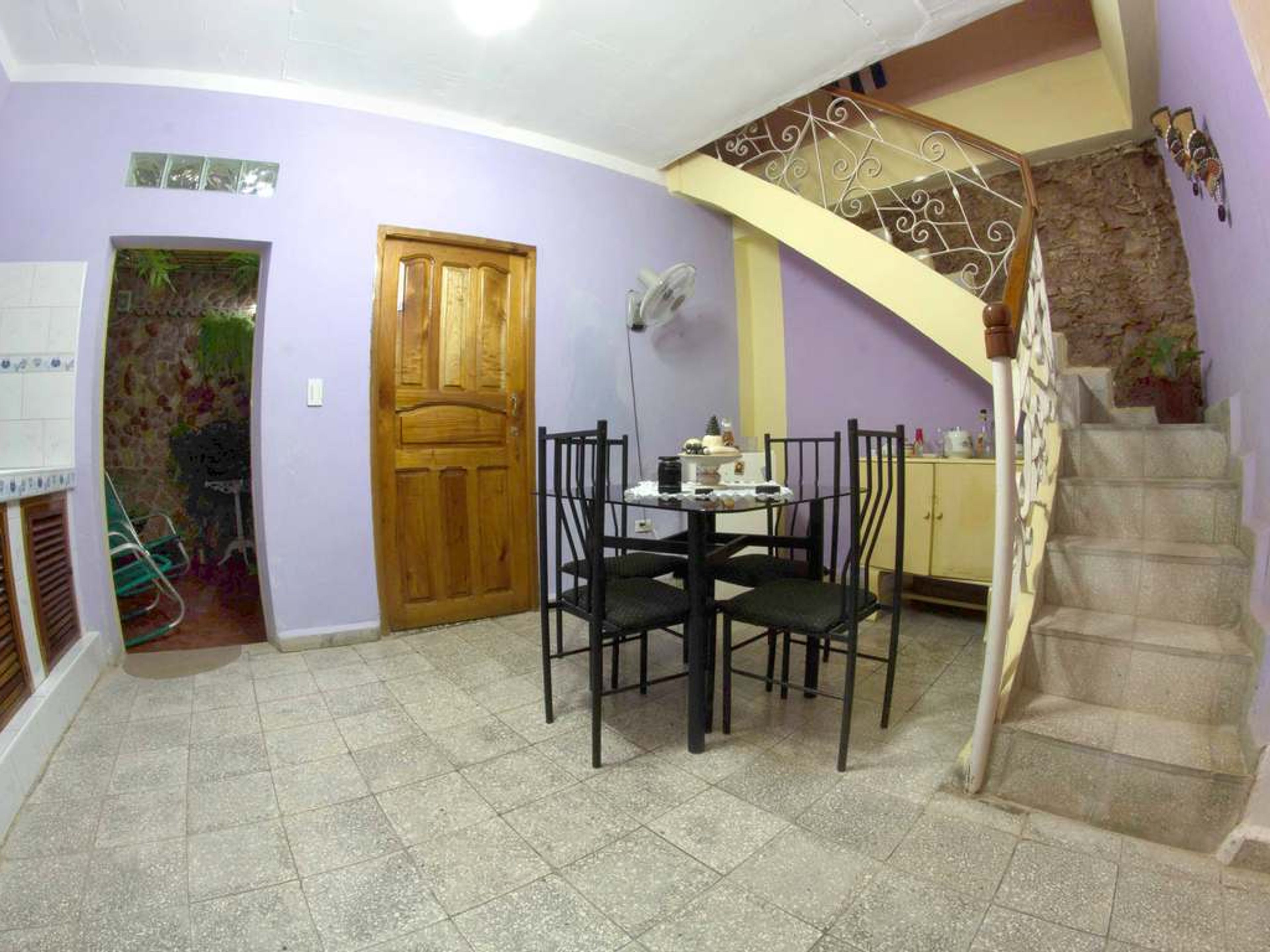 Hostal Casa Gran Cana, PATRICIO LUMUMBA (Capada) No. 22House's dinning room