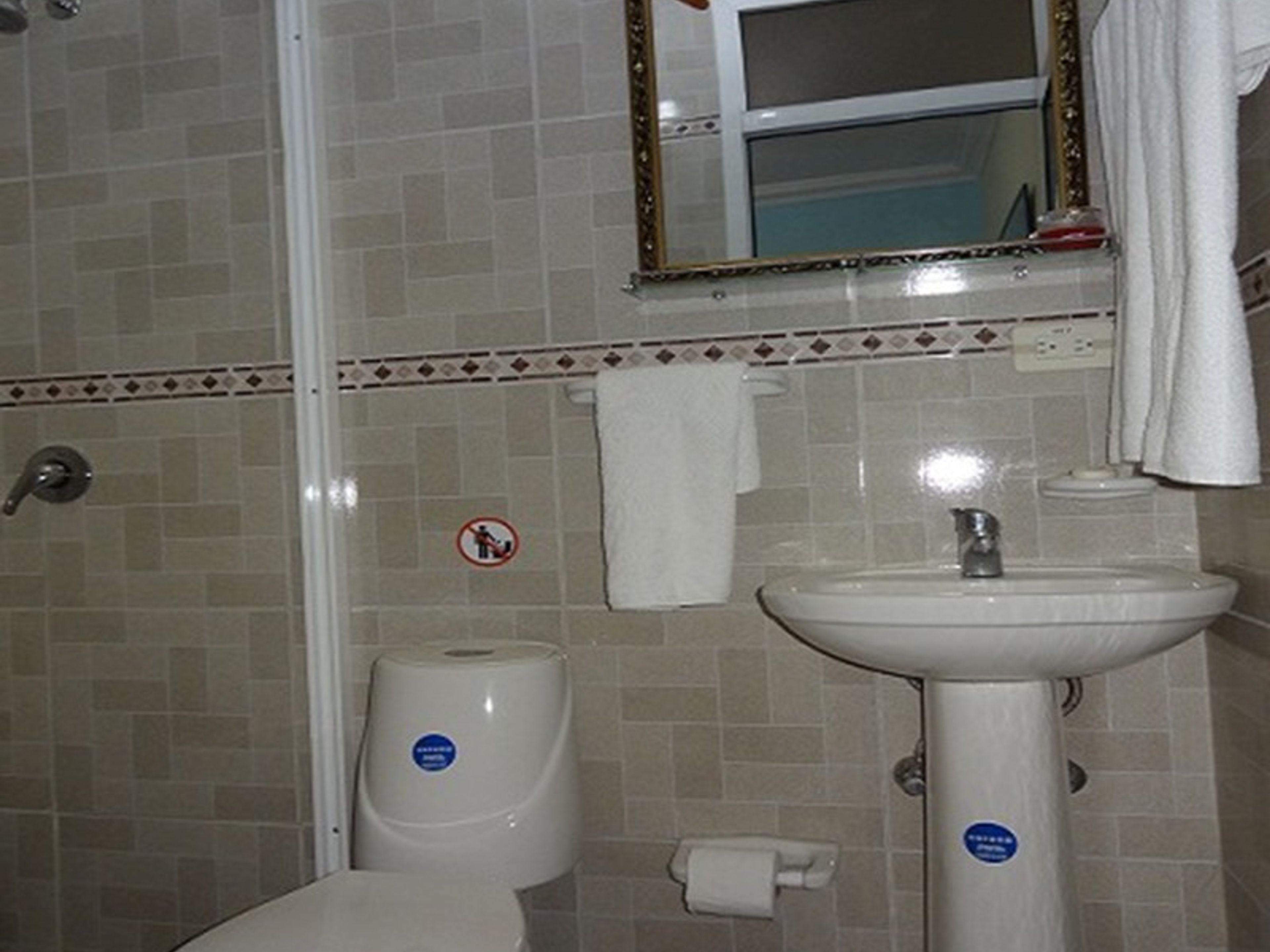 Casa Alemán, OFICIOS, No. 301Bathroom's view
