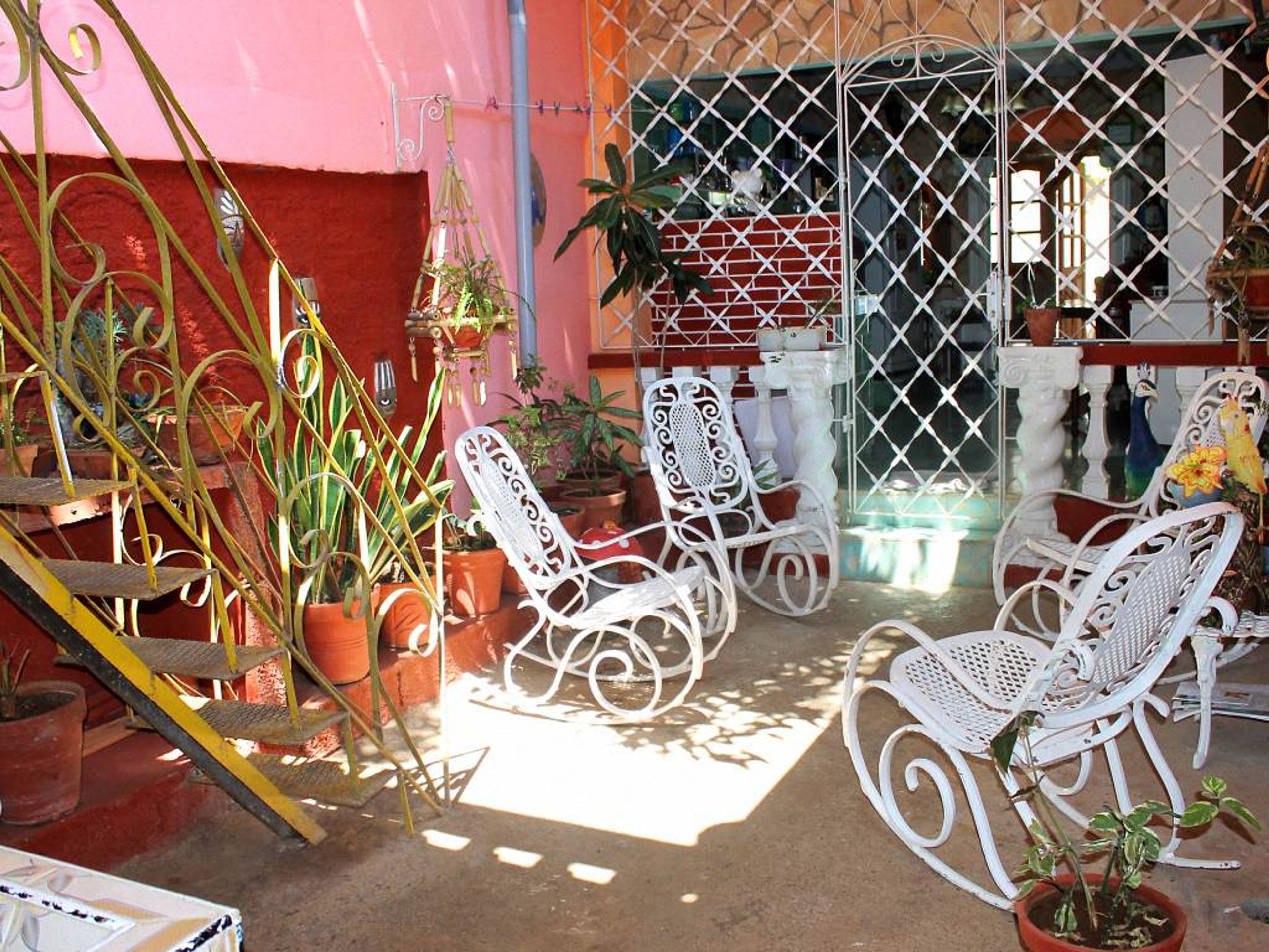 Hostal Yadira y Dailin, CLEMENTE PEREIRA (Cruz Verde), No. 114House's inside patio view