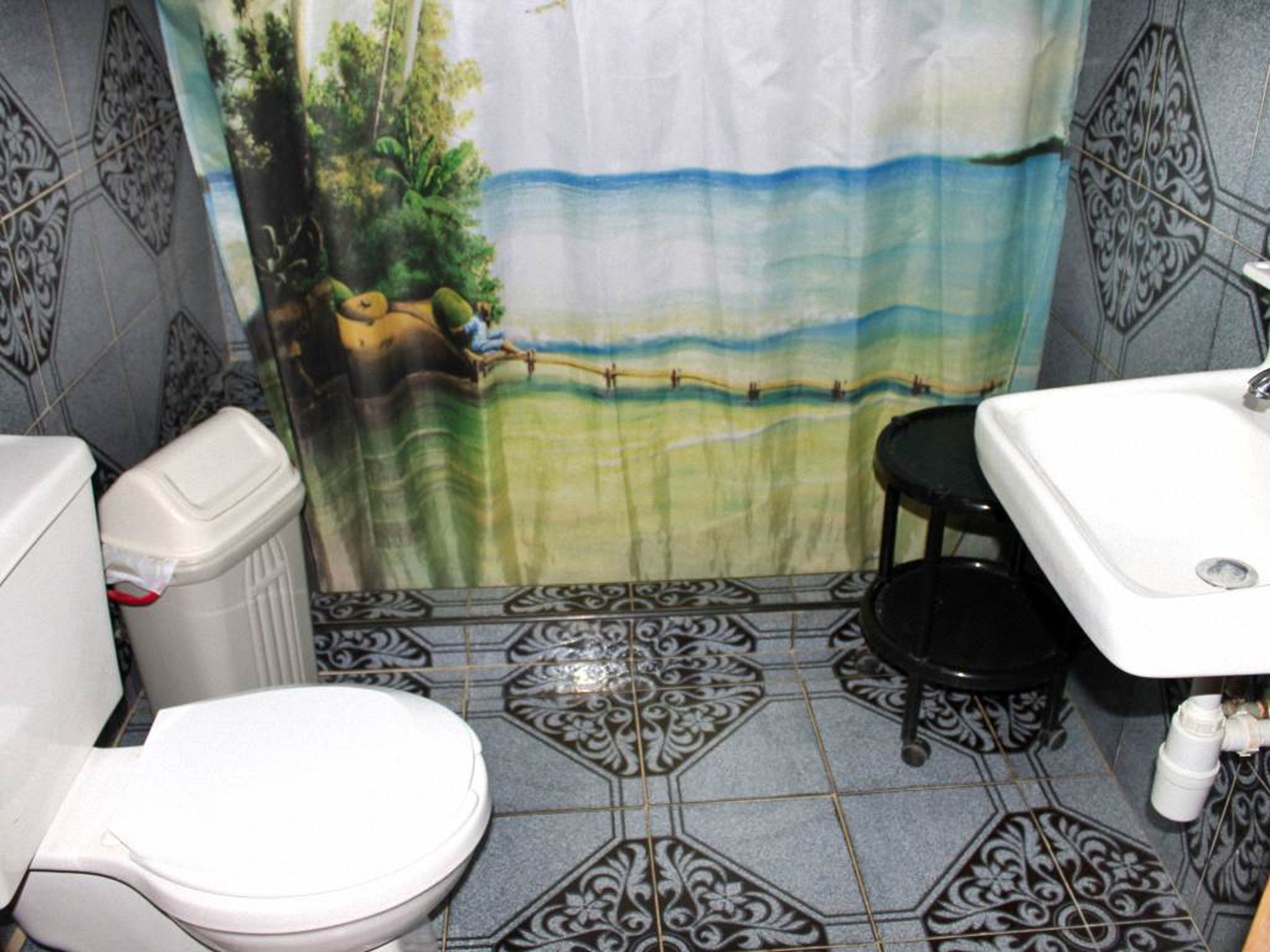 Hostal Yadira y Dailin, CLEMENTE PEREIRA (Cruz Verde), No. 114Bathroom's view