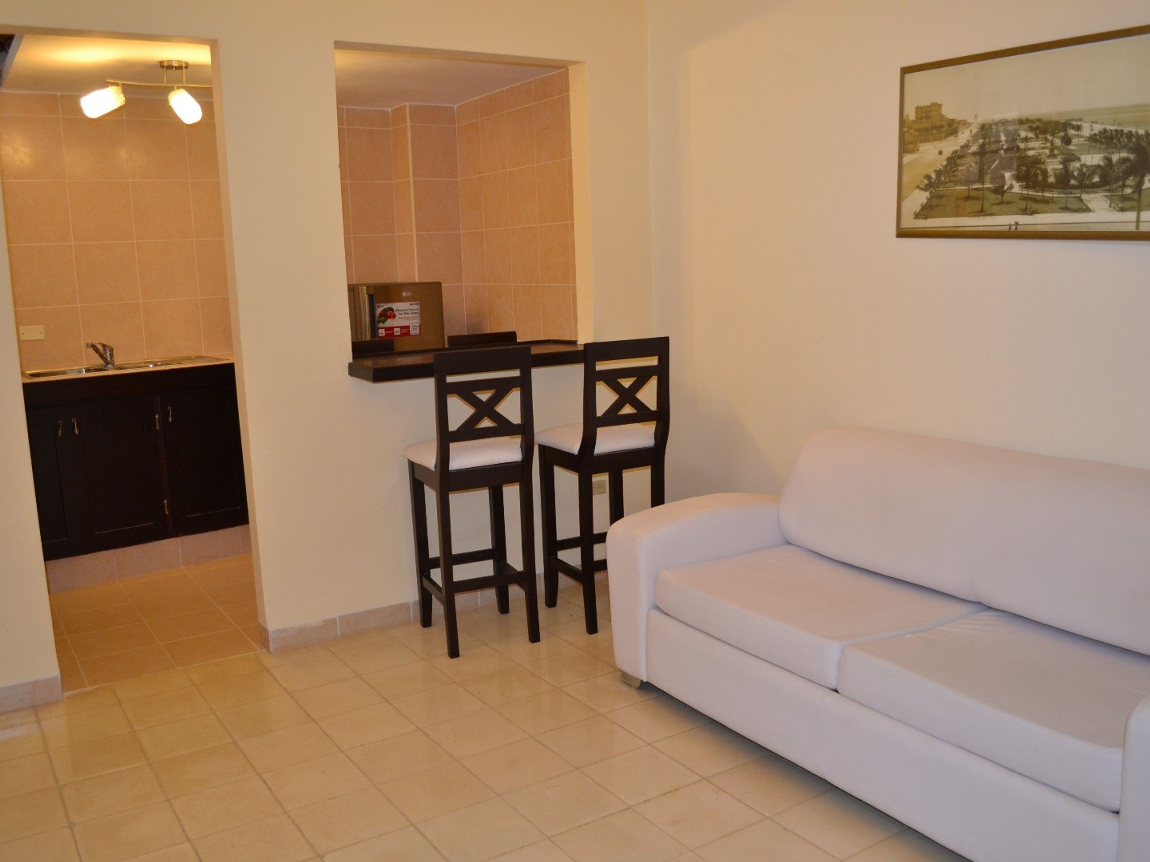 Cuba y Chacón Apartment 1, CUBA, No. 90Apartment's living room
