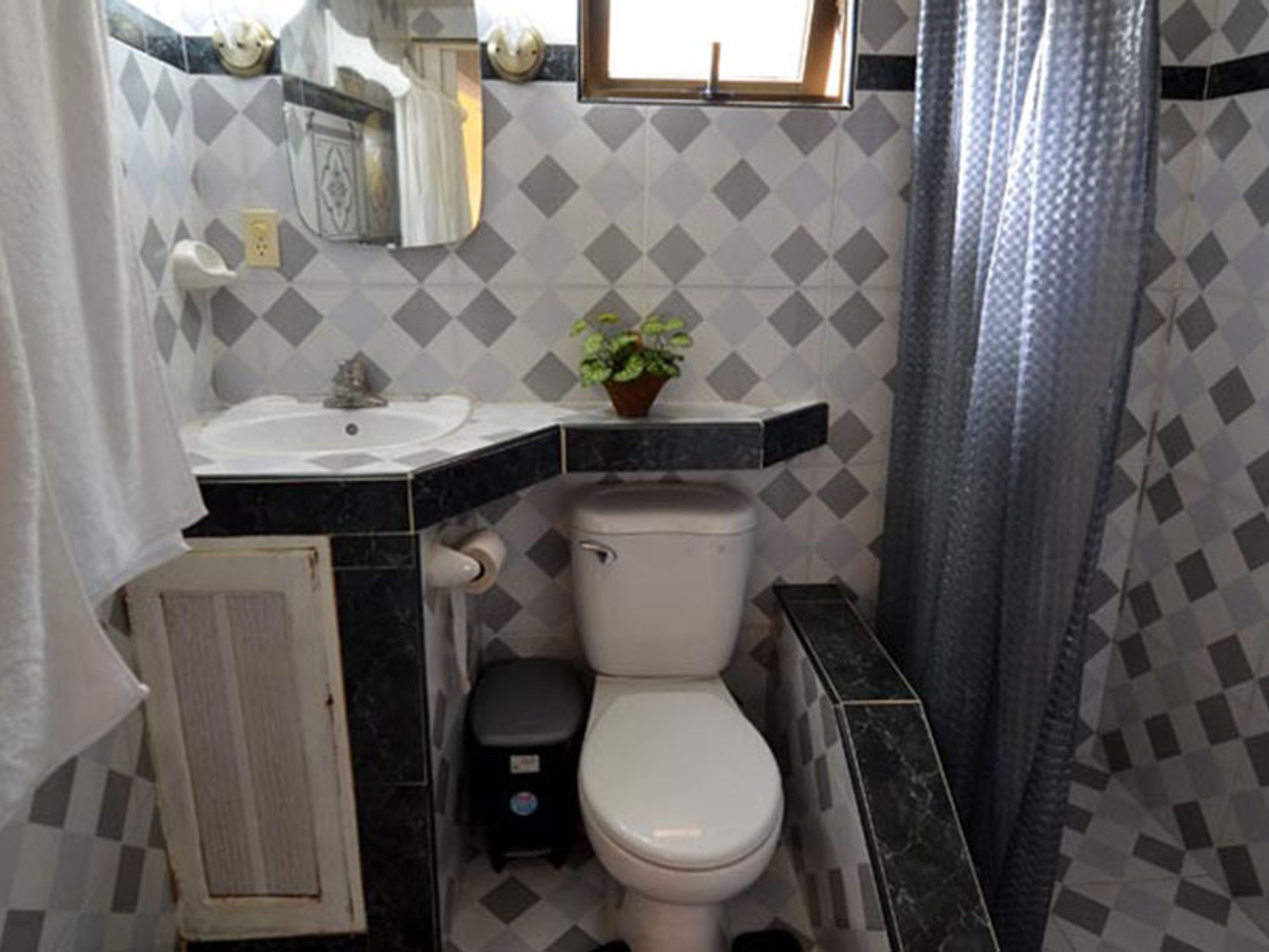 Casa Chirino y María, PLAYA GIRÓNBathroom's view