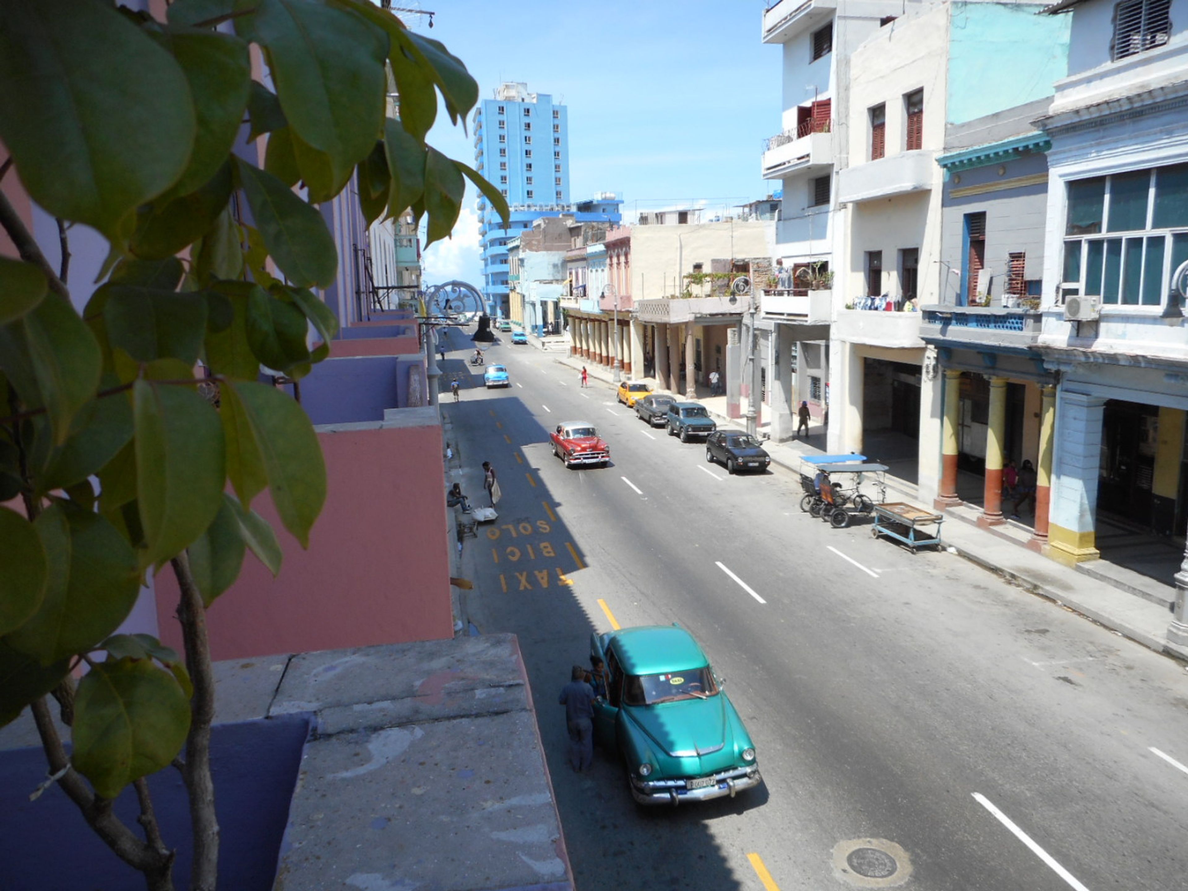 Casa Arnolis, GALIANO, No. 118 - Old Havana's view from the apartment's balcony