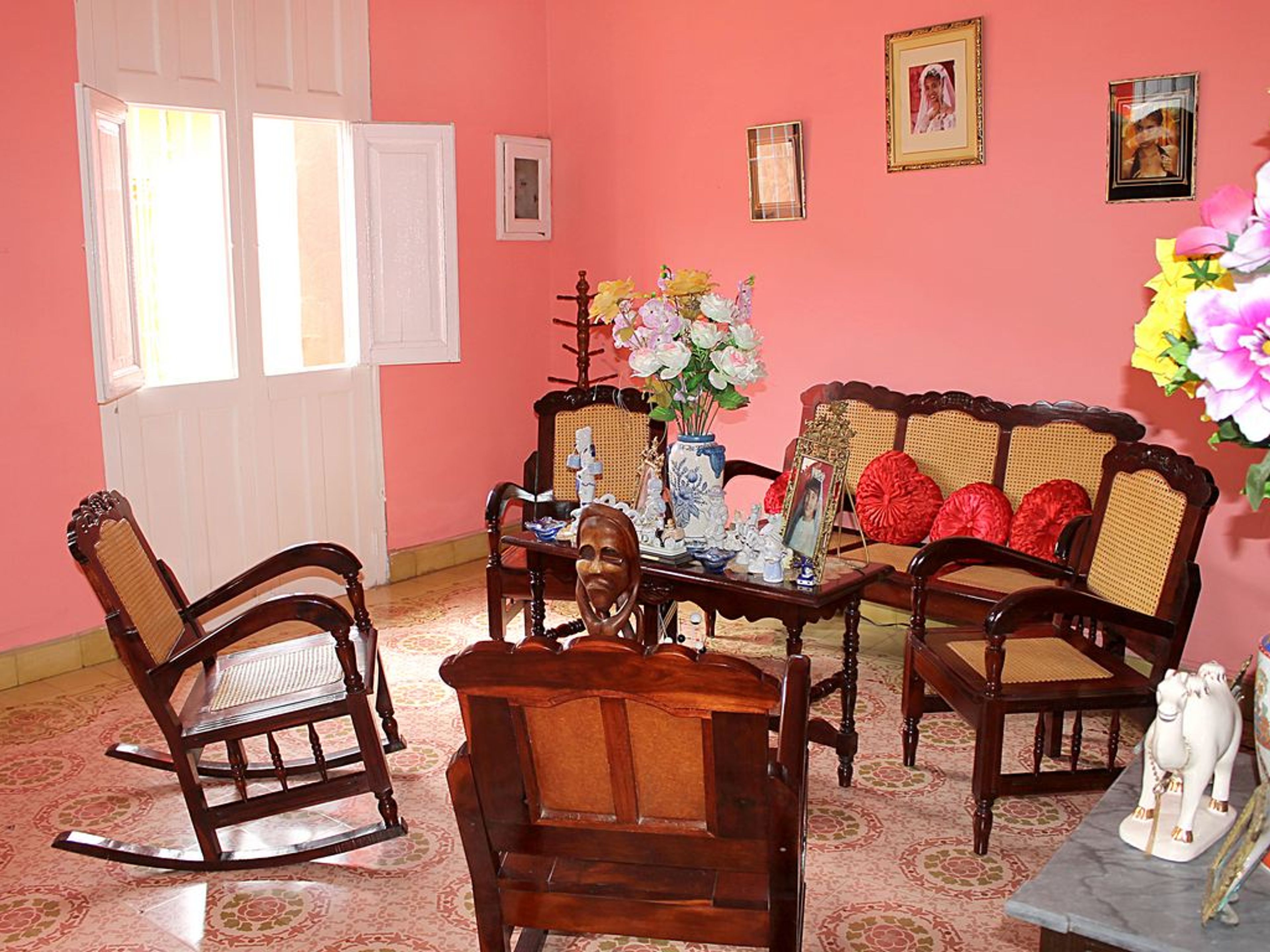 Hostal Bianca, FRANCISCO PETTERSEN (Callejón Chinchiquirá), No.112House's living room