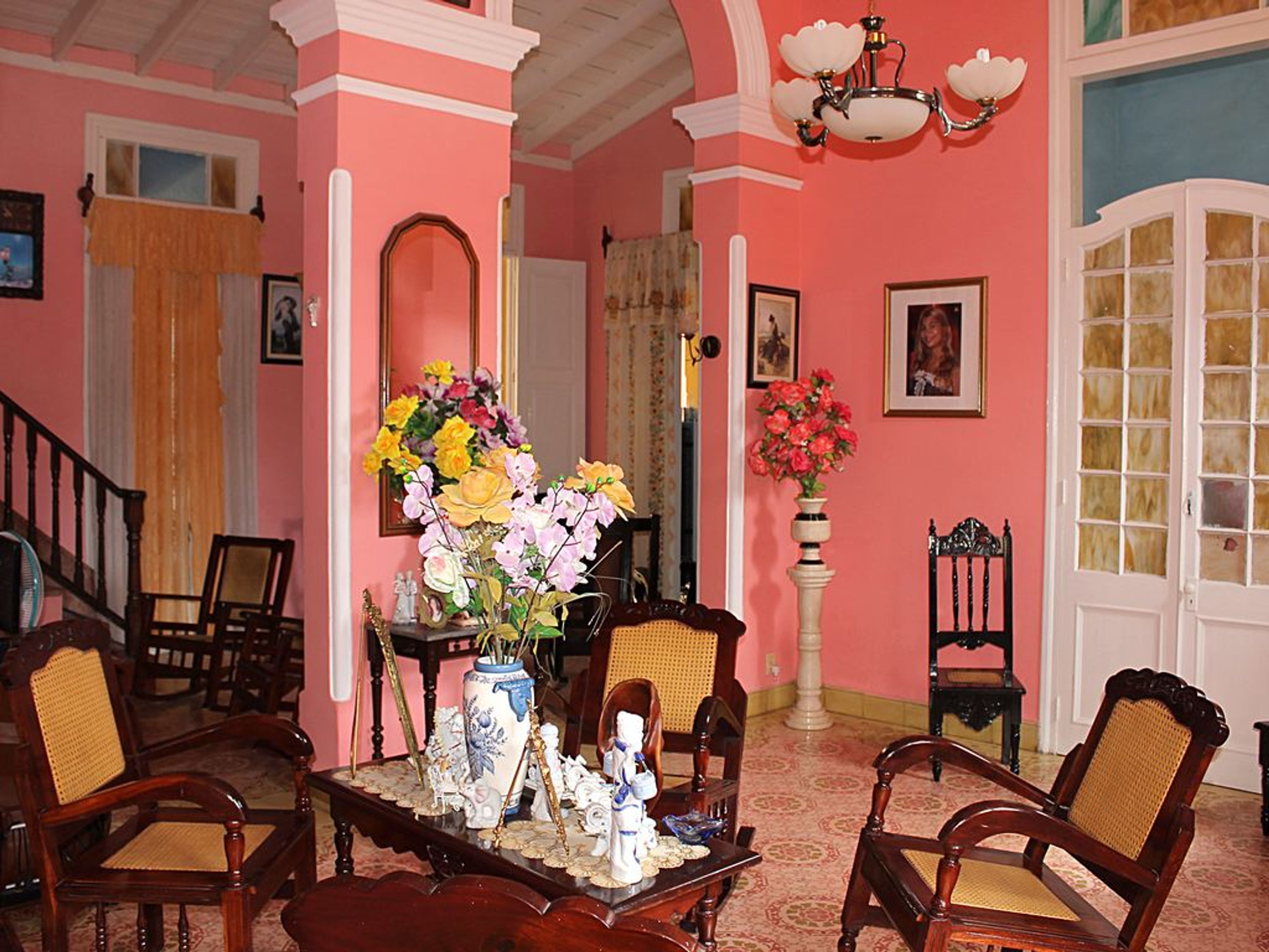 Hostal Bianca, FRANCISCO PETTERSEN (Callejón Chinchiquirá), No.112House's living room