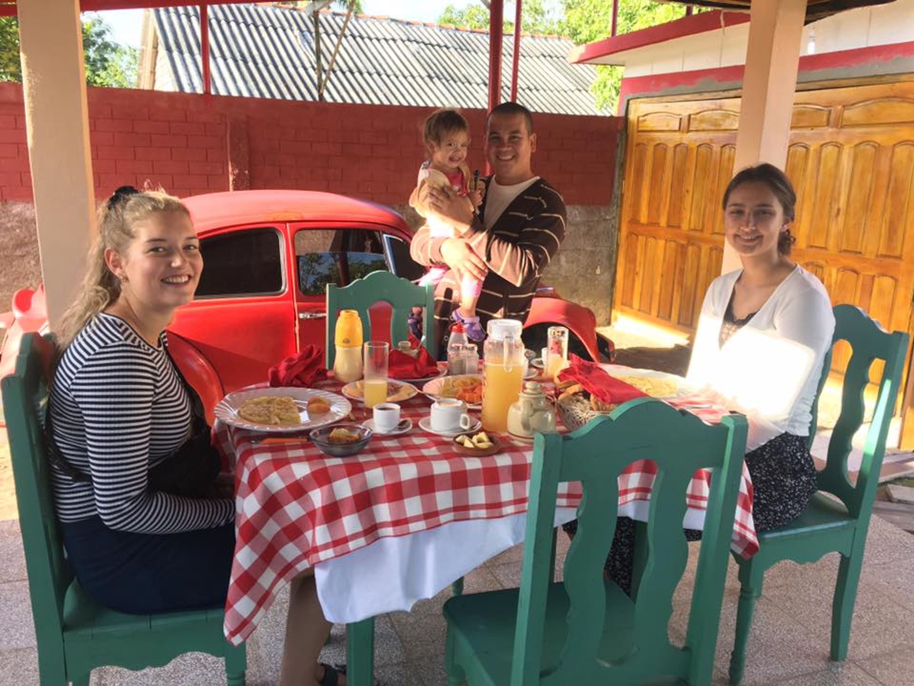 Hostal Bahia, PLAYA GIRÓN - Breakfast services at the house