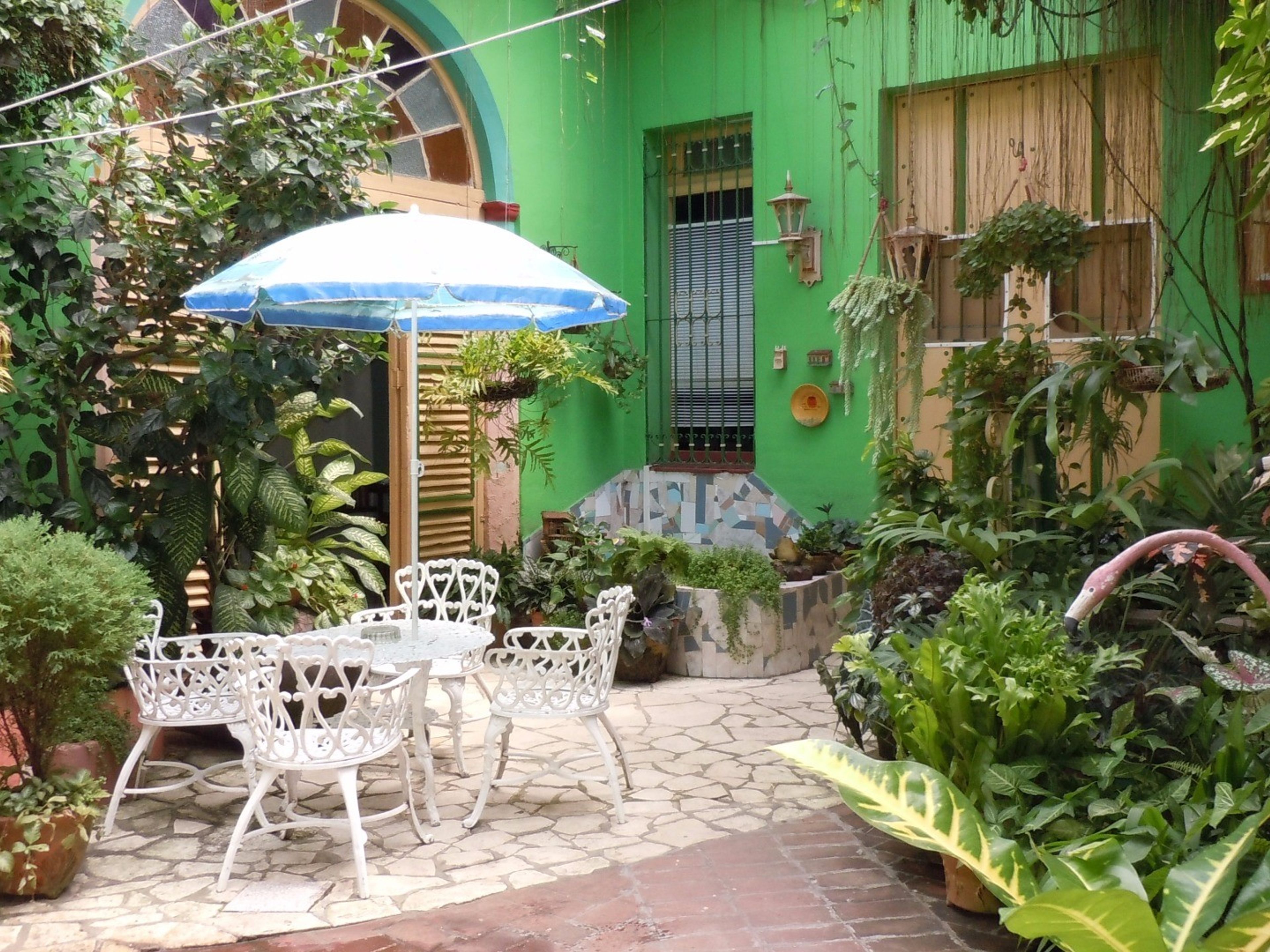 Los Vitrales, AVELLANEDA No. 3 - Inside patio view