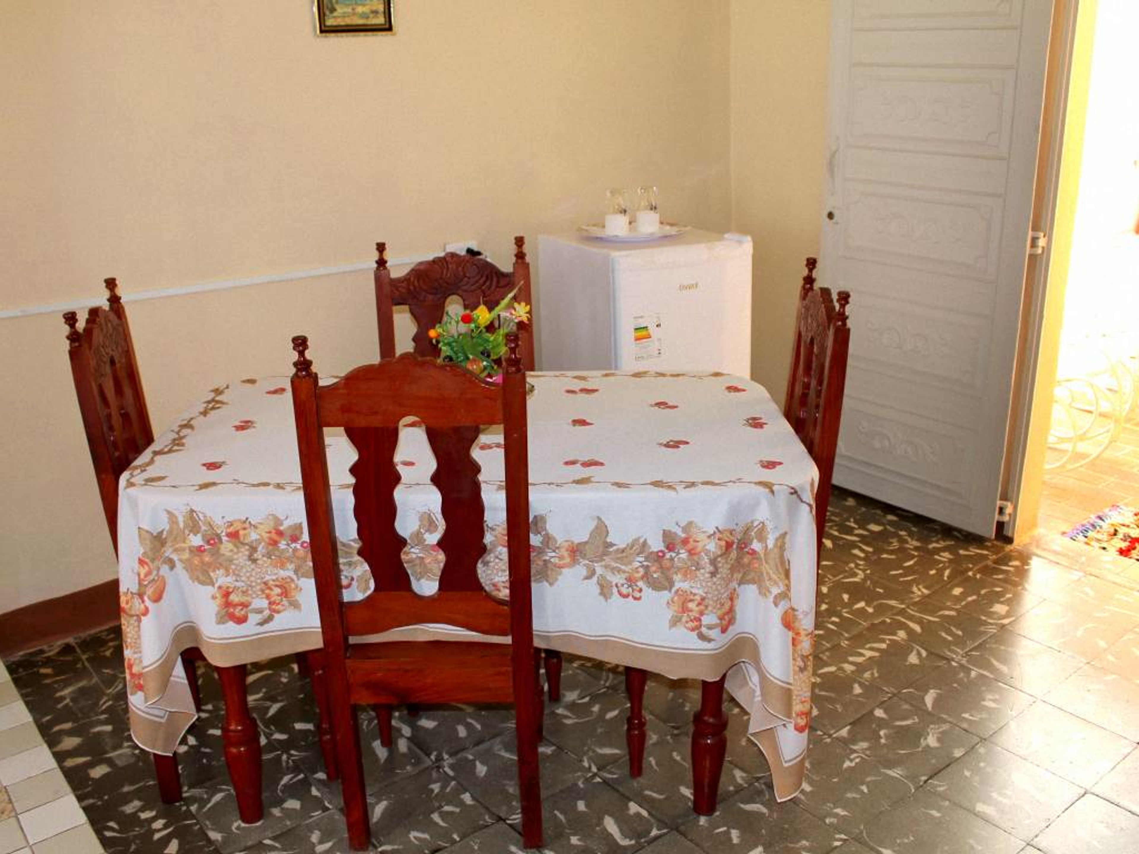 Hostal Migdalia, MEDIA LUNA (Ernesto Valdés Muñoz), No. 55-BHouse's dinning room