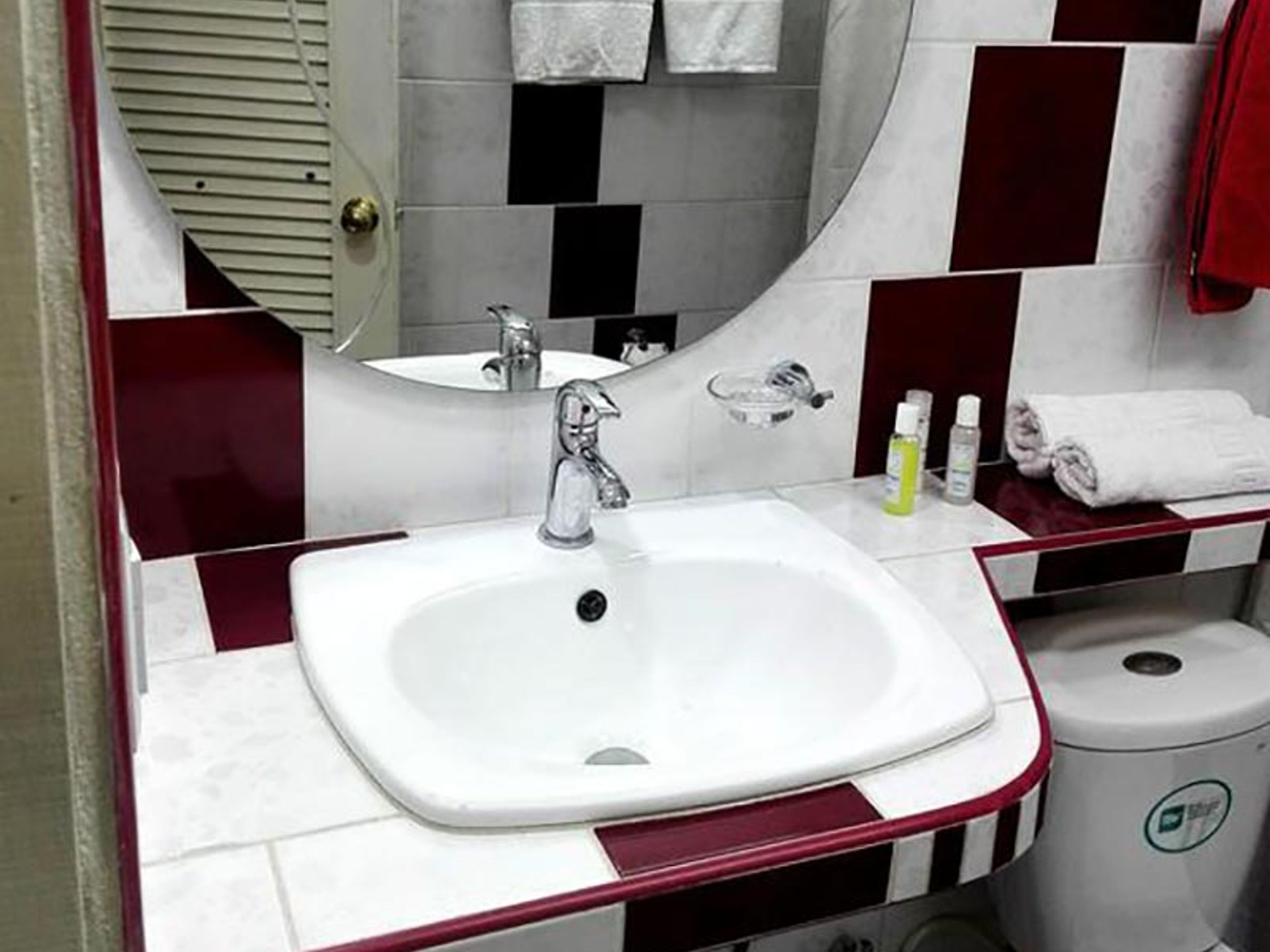 Casa Pavel y Coralia, PADRE PICO (Hospital), No. 355 - Bathroom´s view