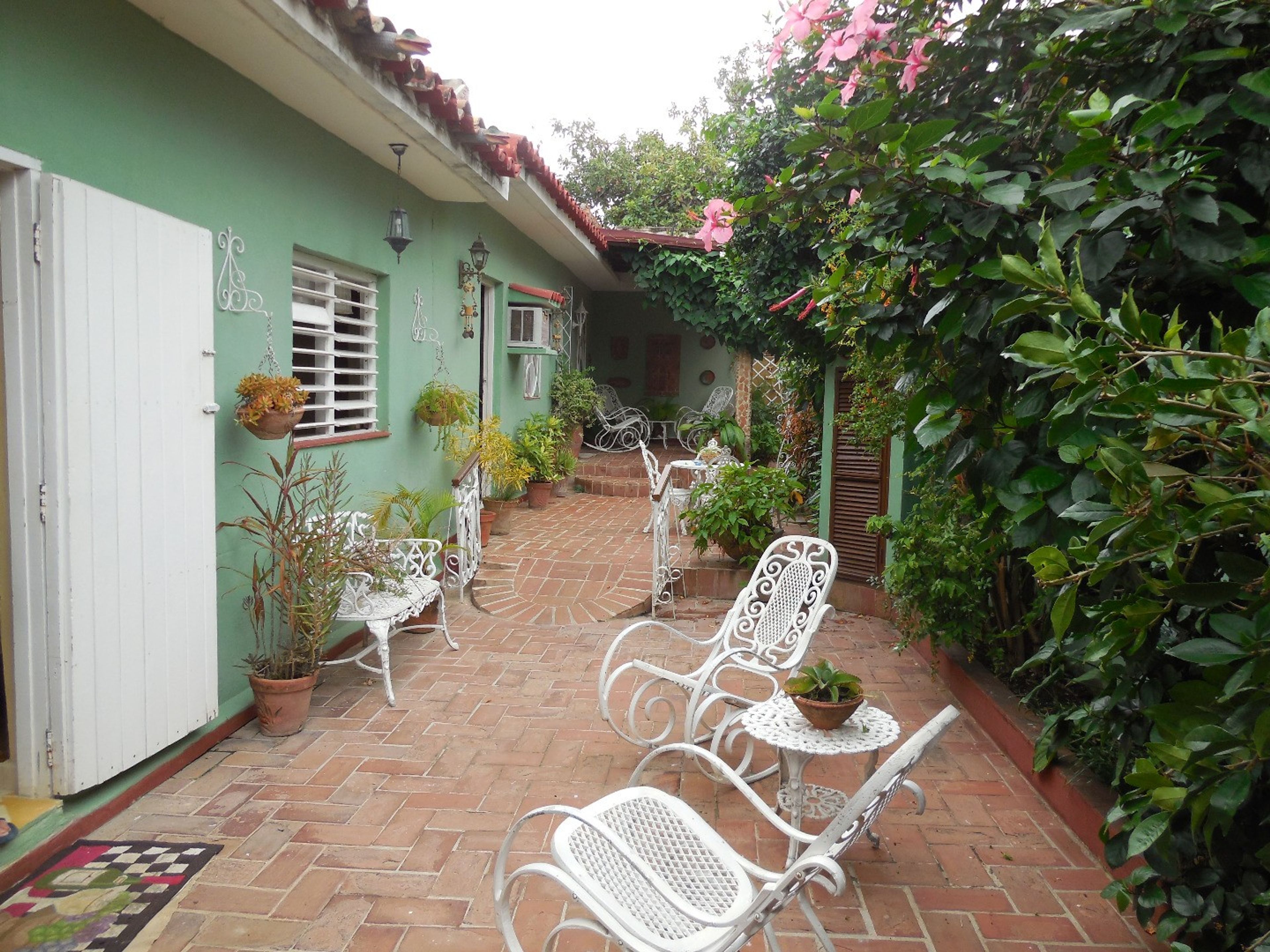 Casa Carmen Font Zerquera, SIMÓN BOLIVAR (Desengaño), No, 506Inside patio view