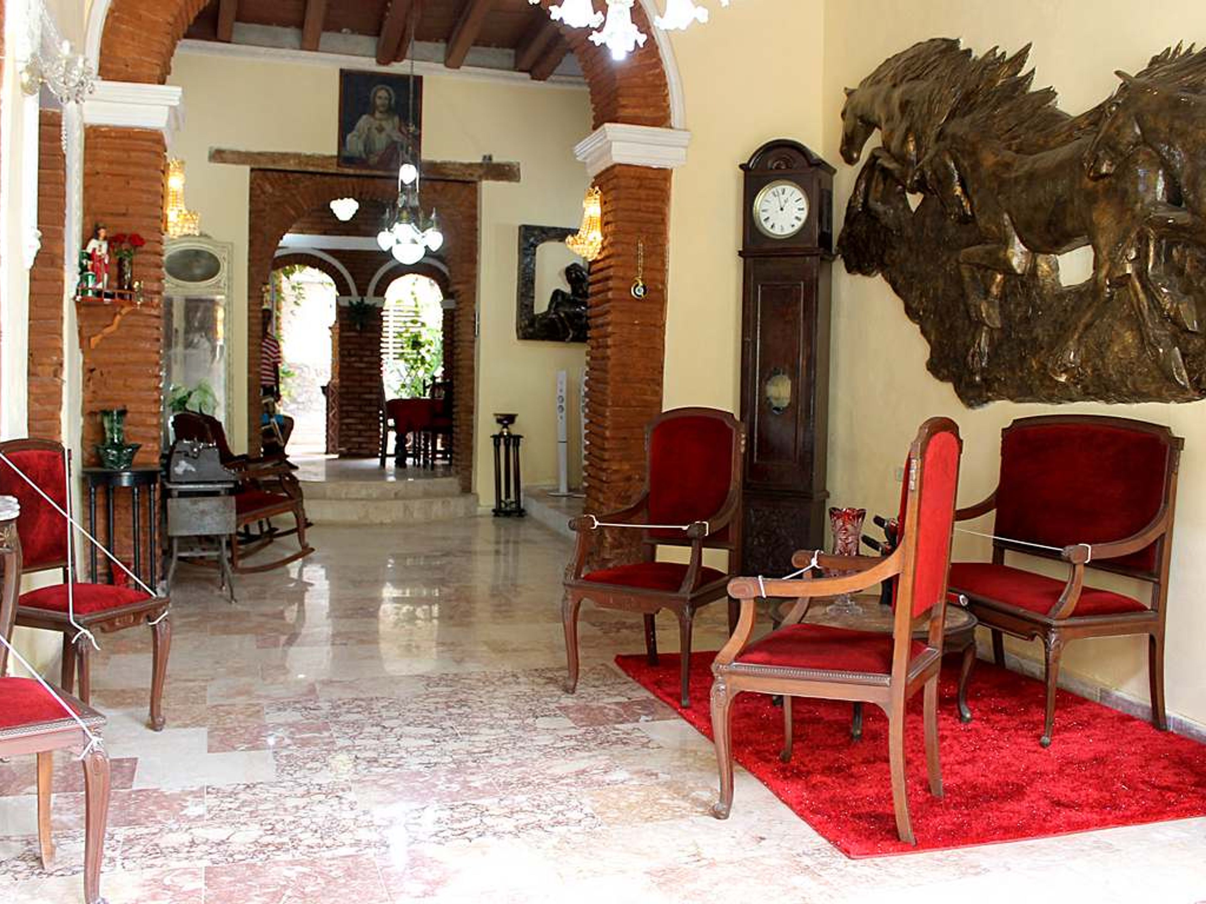 Hostal La Fortaleza, GUTIÉRREZ (Antonio Maceo) No. 532-AHouse's living room