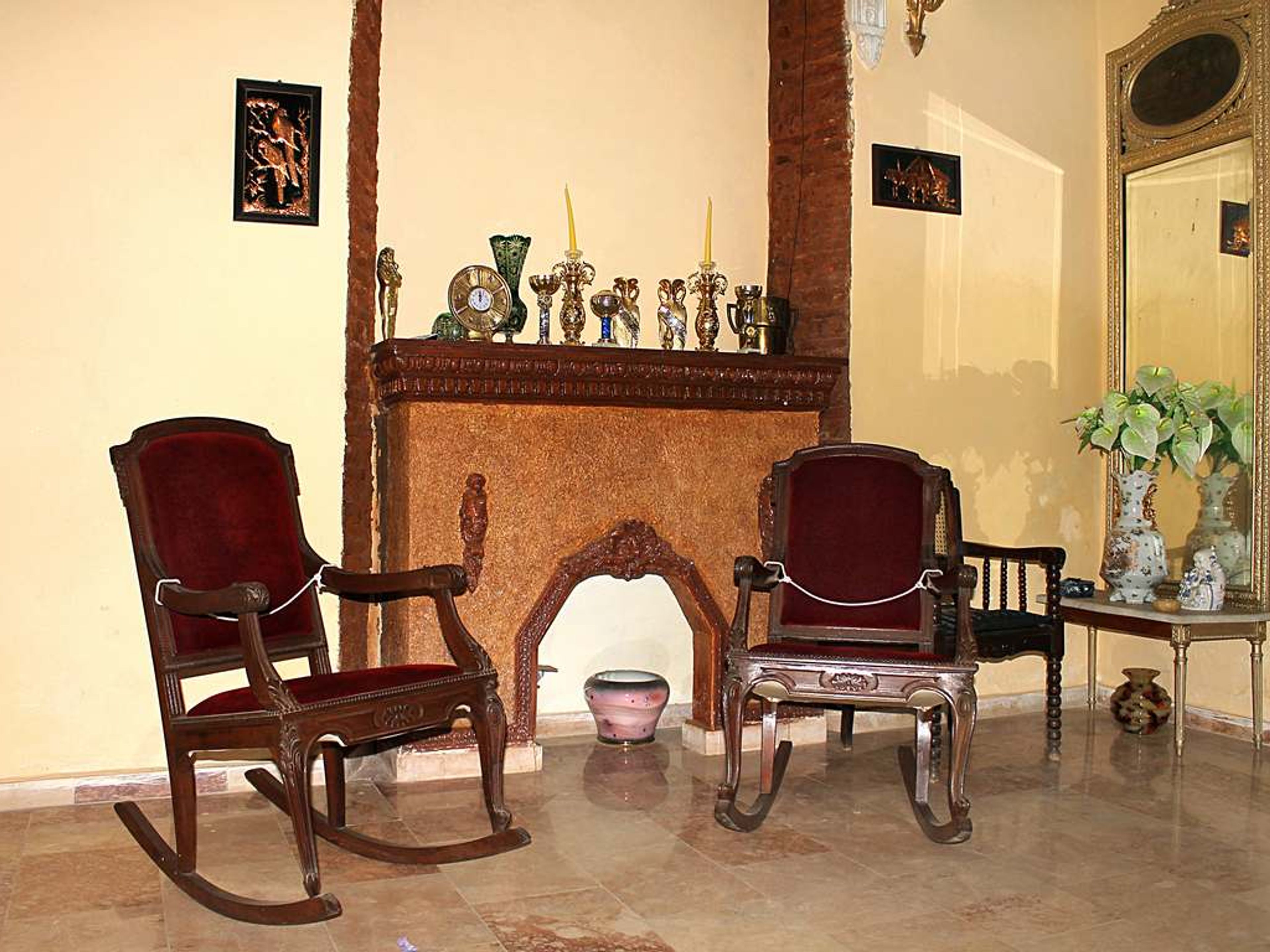 Hostal La Fortaleza, GUTIÉRREZ (Antonio Maceo) No. 532-AHouse's details