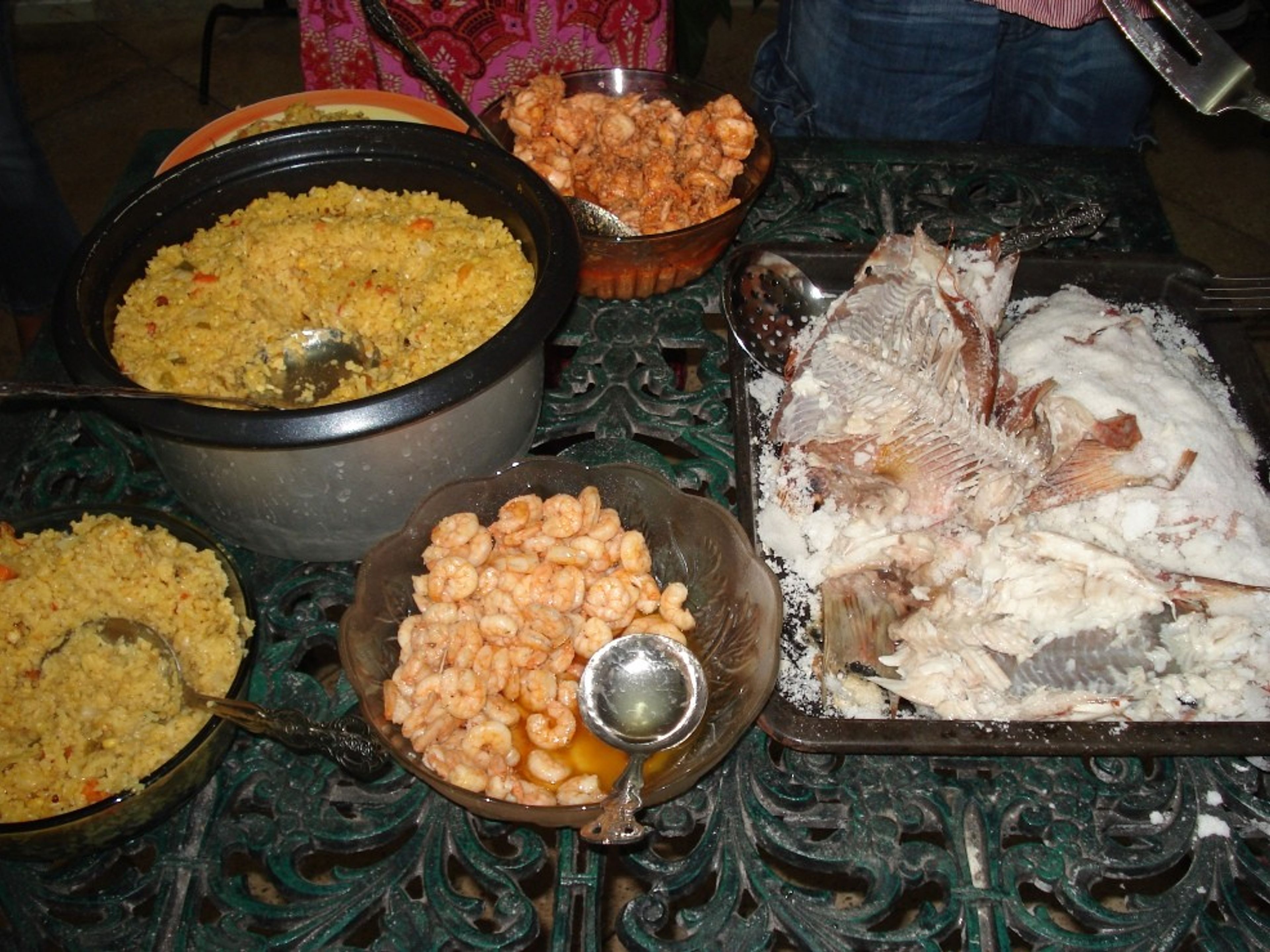 Casa Ivette and Ronel I, PLAYA GIRÓNLunch service with seafood