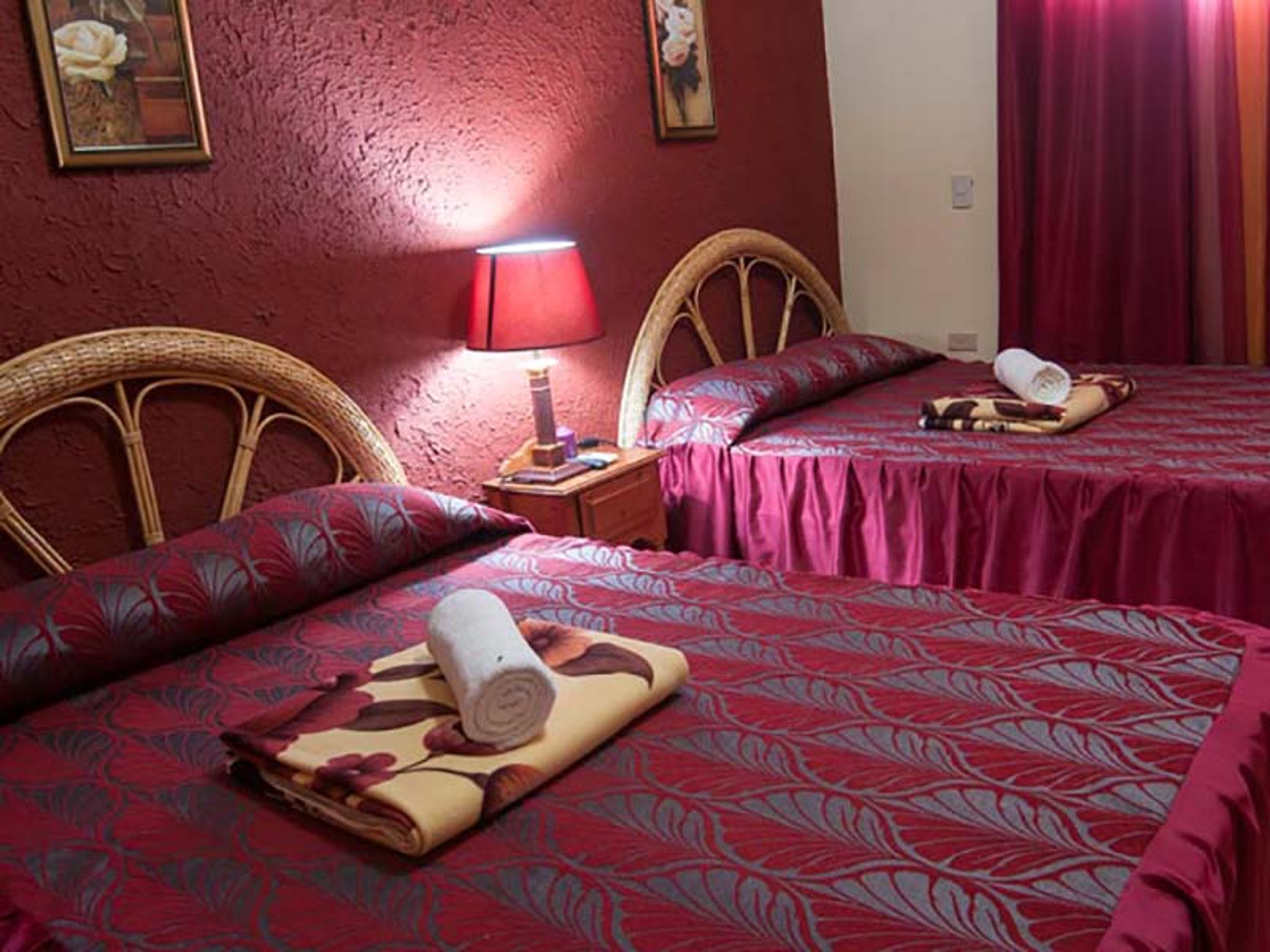 Hostal Ivon y Tony, MIGUEL CALZADA (Borrell), No.129Standard room