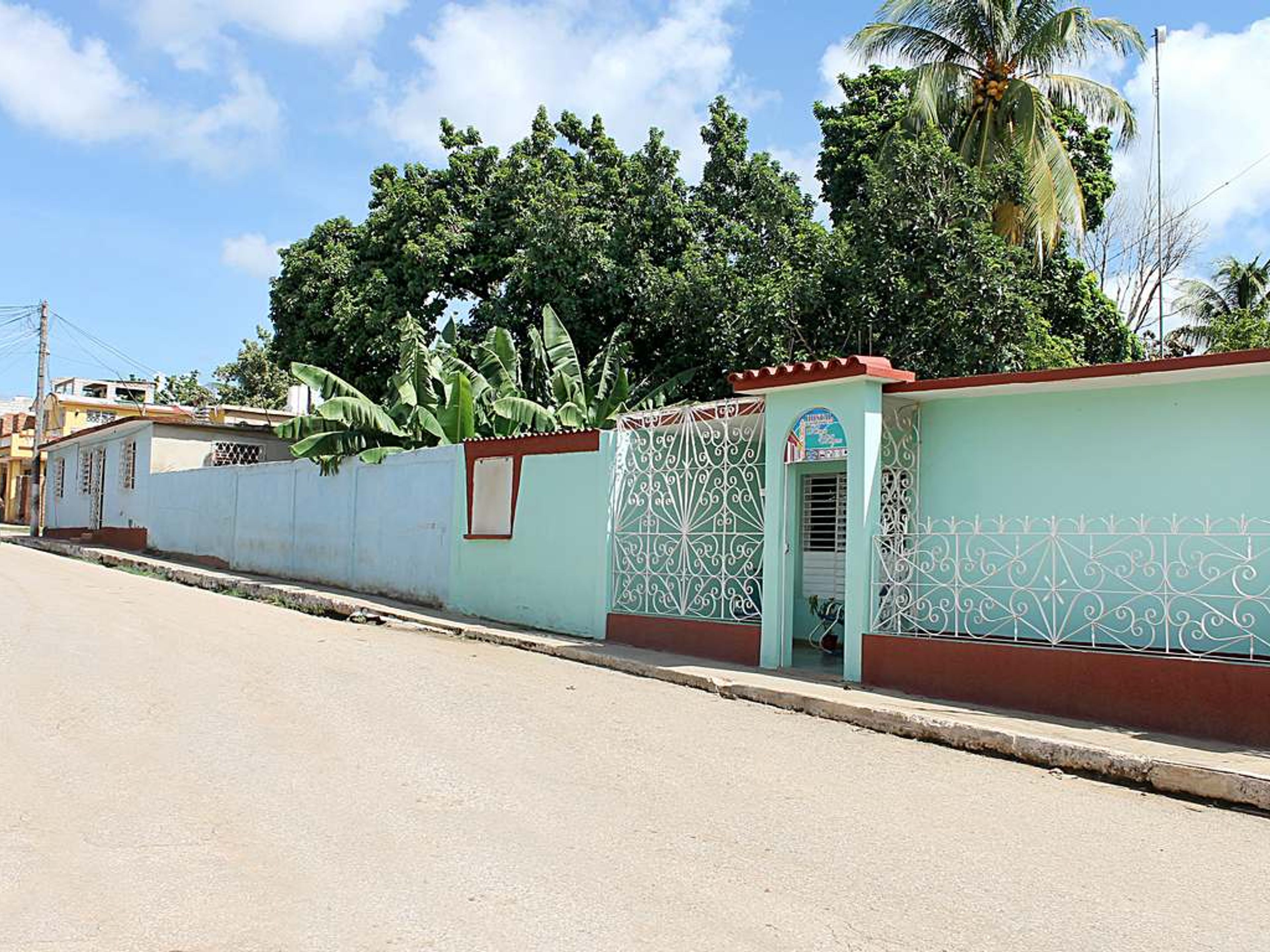 Hostal Mima y Migue, FRANK PAÍS (Del Carmen), No. 12Trinidad old city and house's panoramic view