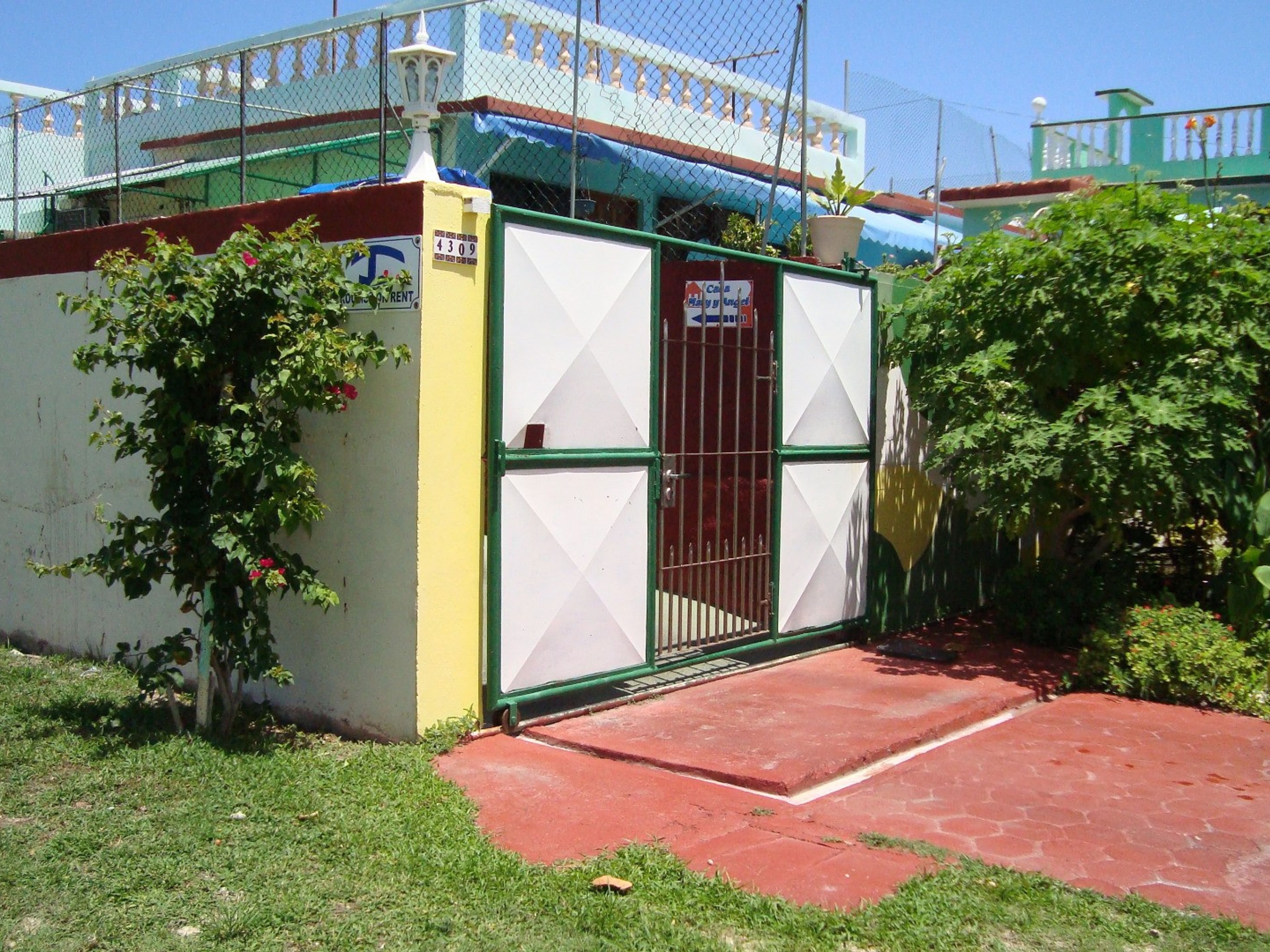 Casa Mary y Angel, CALLE 43, No. 4309Panoramic house View
