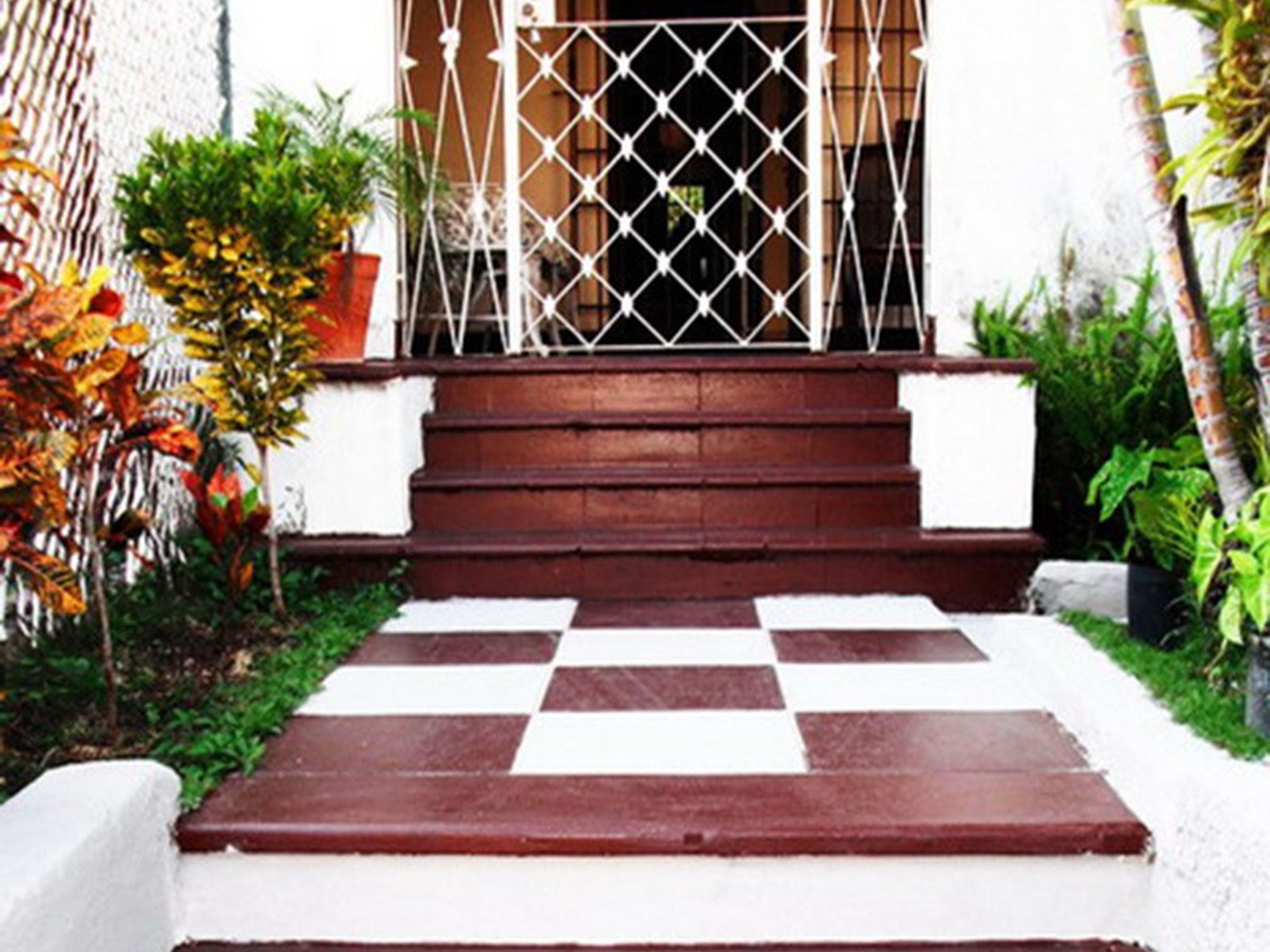 Дом M&M, CALLE 21, No. 1364House's entrance view