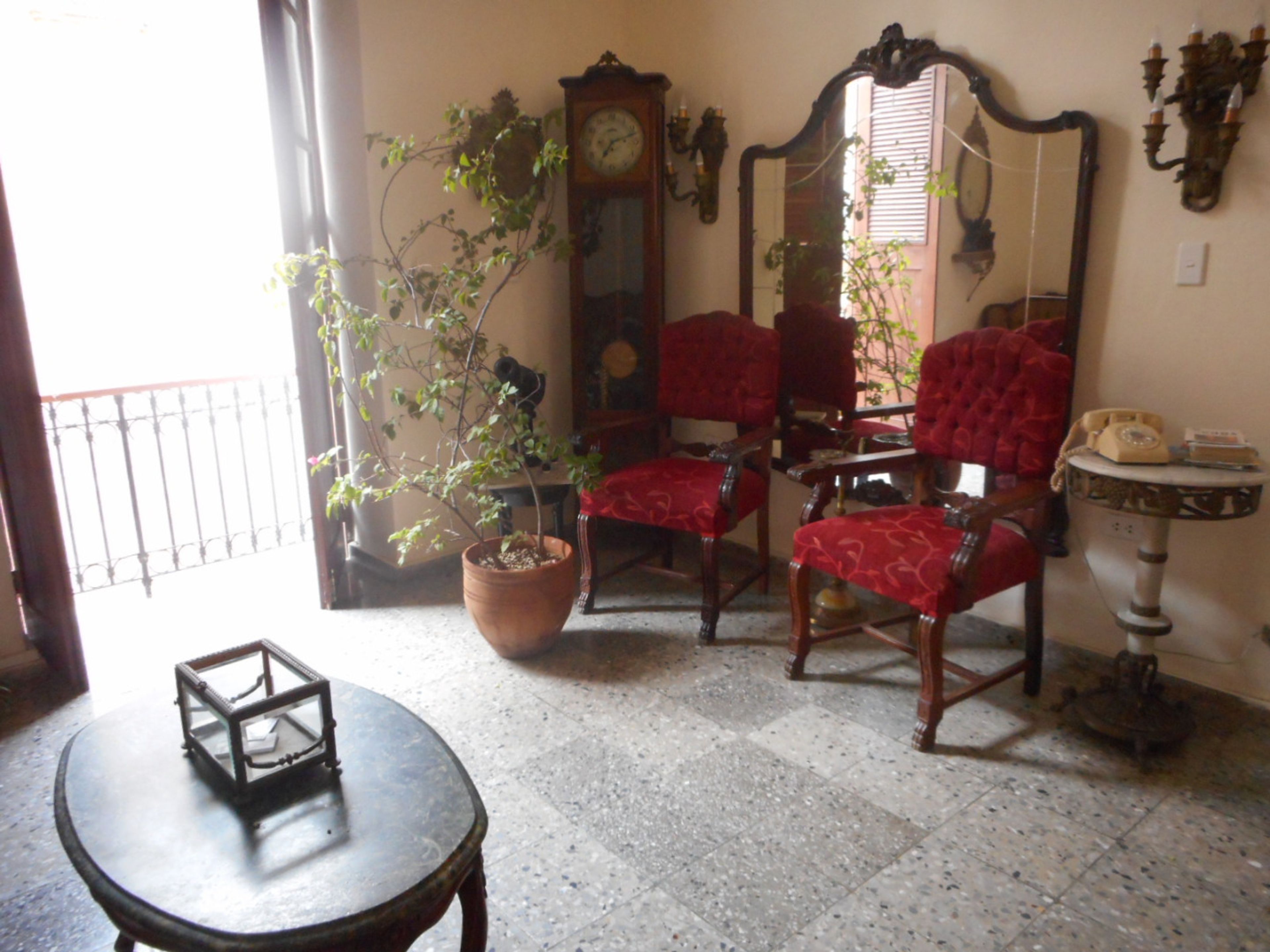 Casa Compostela, COMPOSTELA, No. 211House's living room